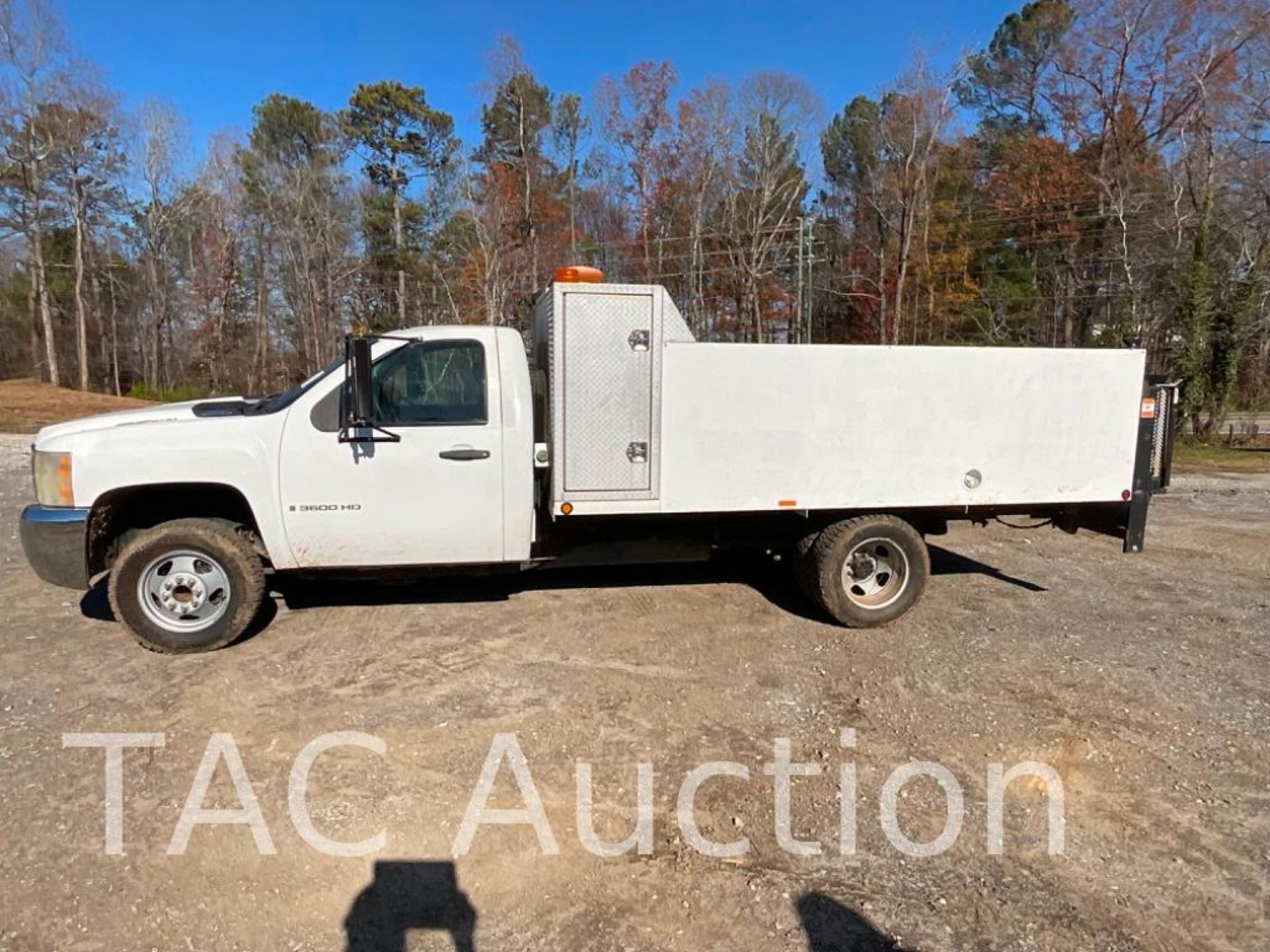 2009 Chevrolet Silverado 3500HD Service Truck W/ Liftgate - Image 2 of 38