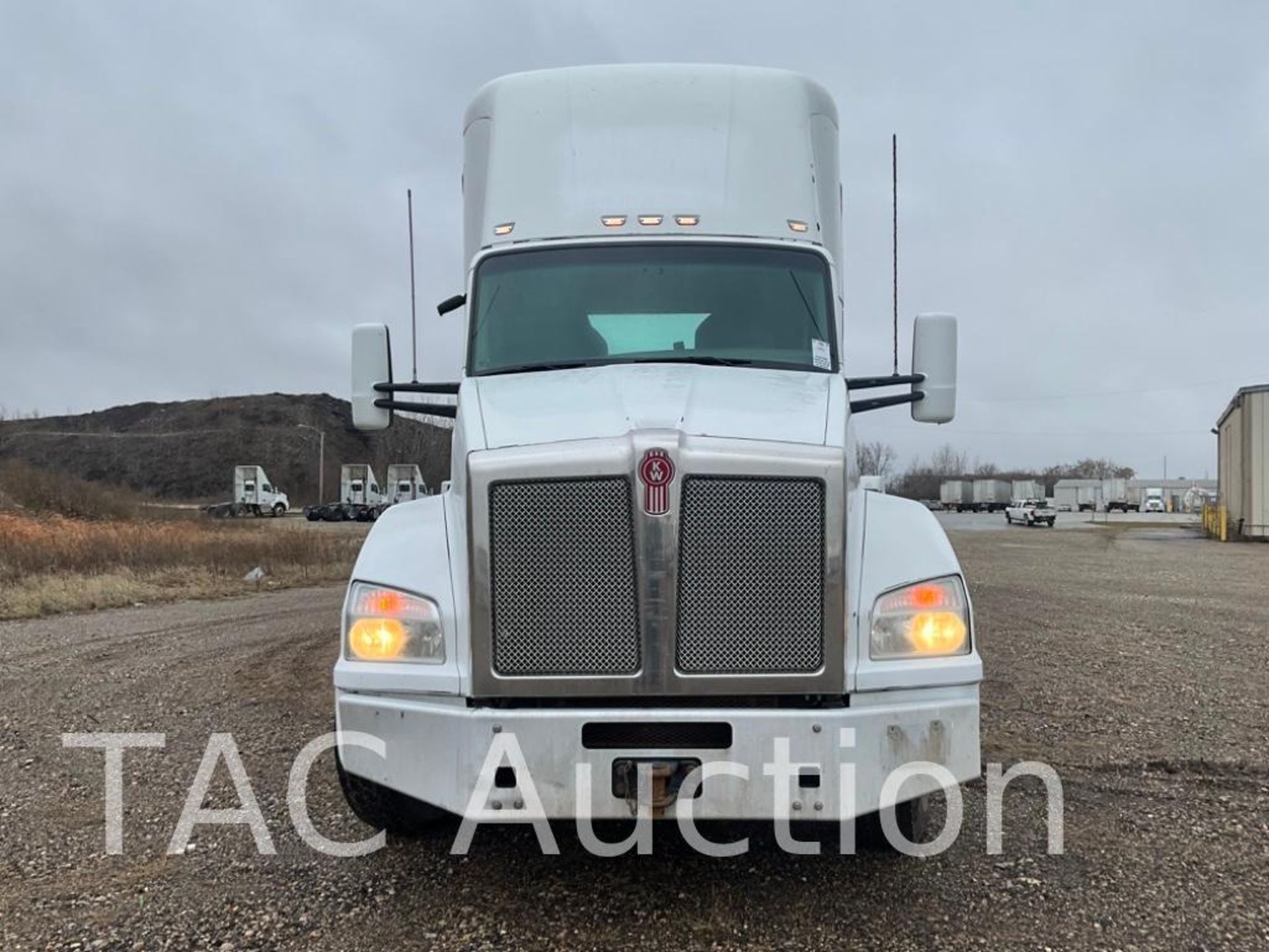 2018 Kenworth T880 Day Cab - Image 8 of 70