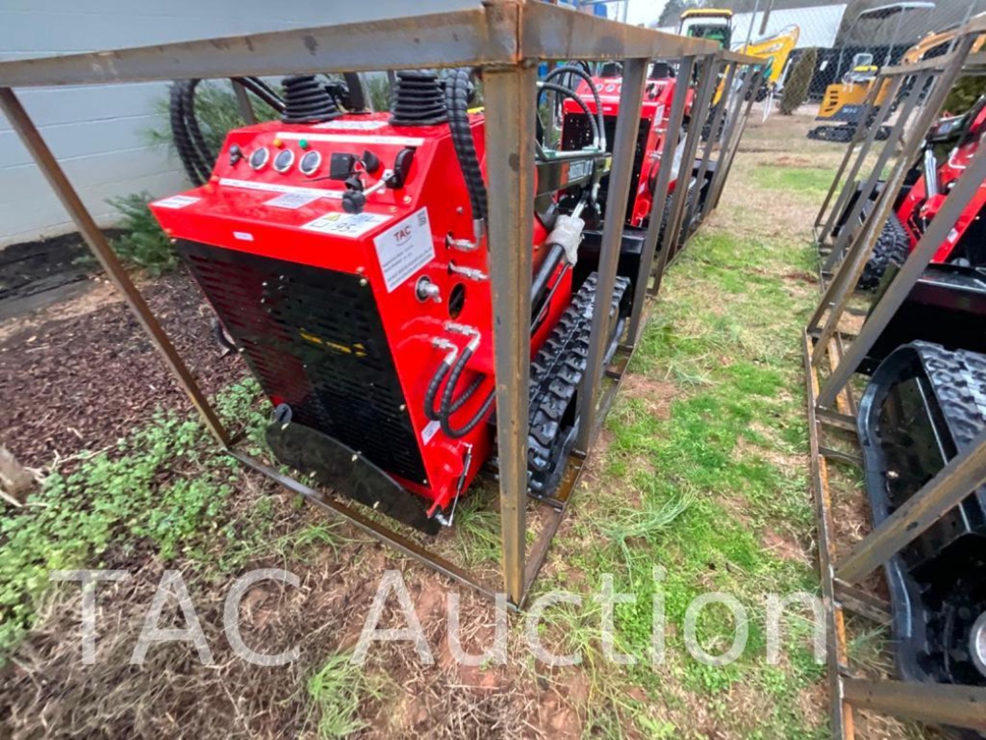 New AGT LRT23 Mini Skid Steer - Image 10 of 21