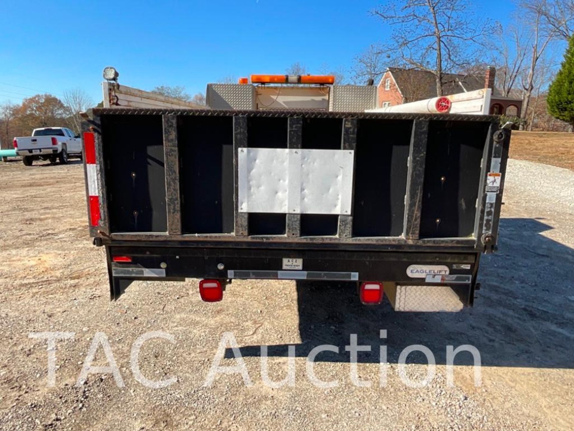 2009 Chevrolet Silverado 3500HD Service Truck W/ Liftgate - Image 4 of 38