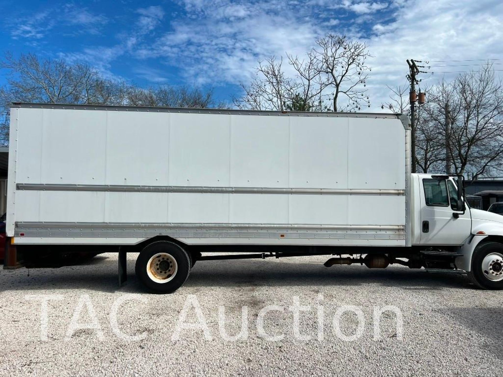 2013 International DuraStar 4300 26ft Box Truck - Image 6 of 20