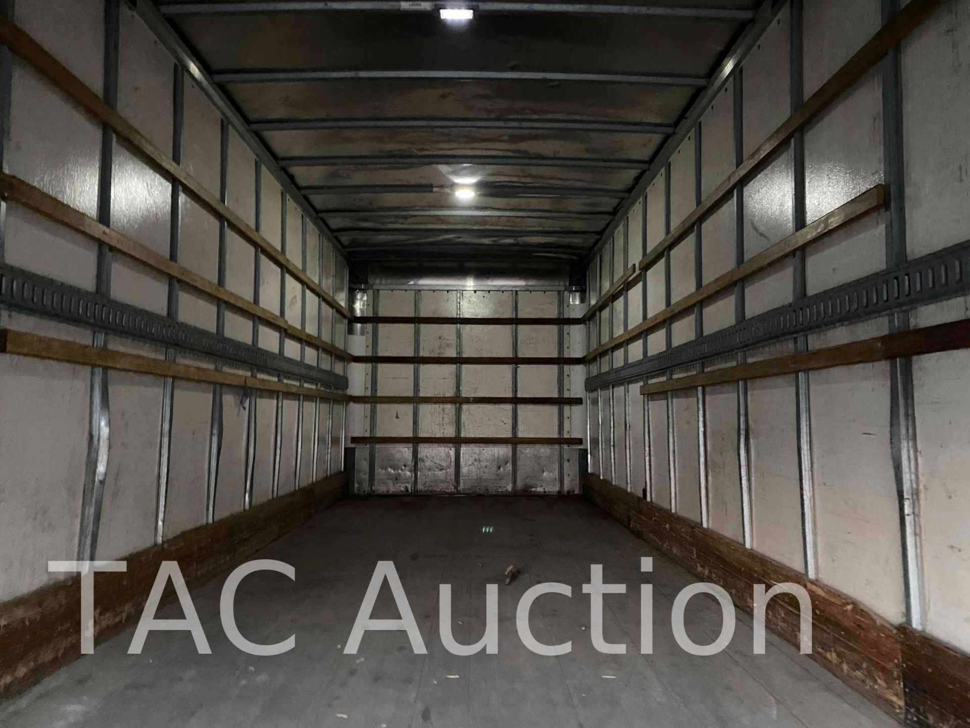 2016 Hino 268 26ft Box Truck - Image 37 of 62