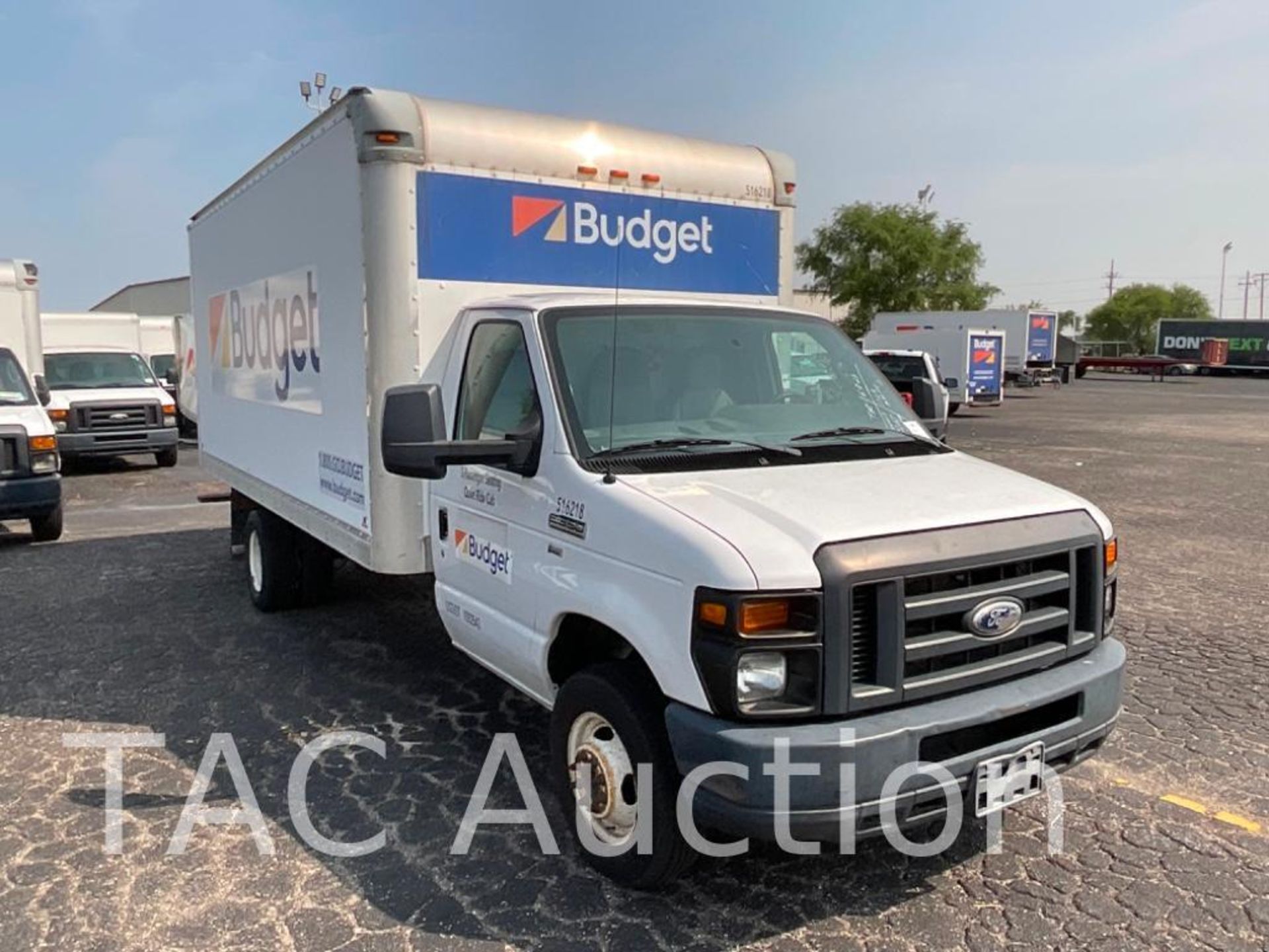 2015 Ford E-350 16ft Box Truck - Image 7 of 42