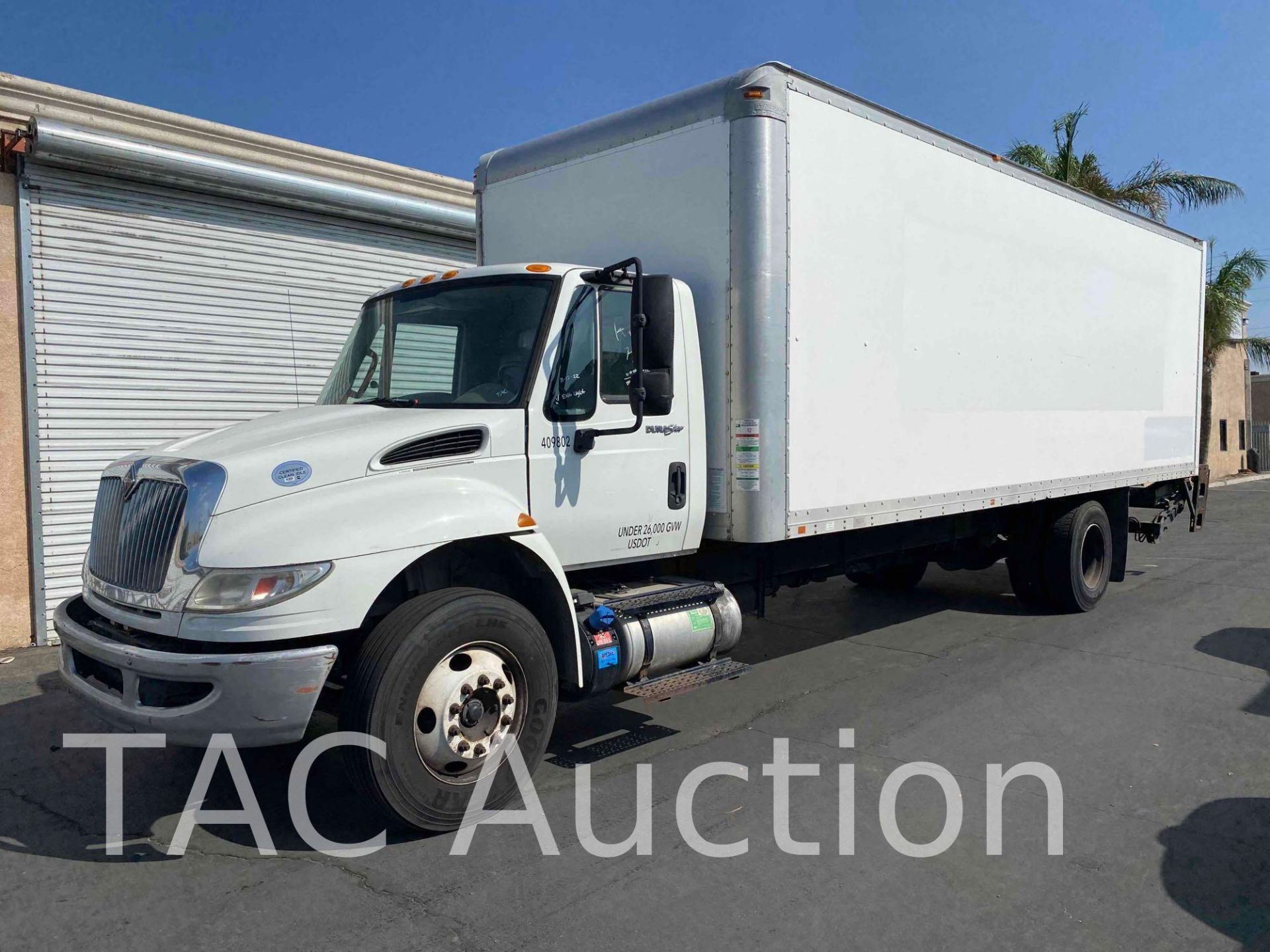 2015 International Durastar 4300 26ft Box Truck