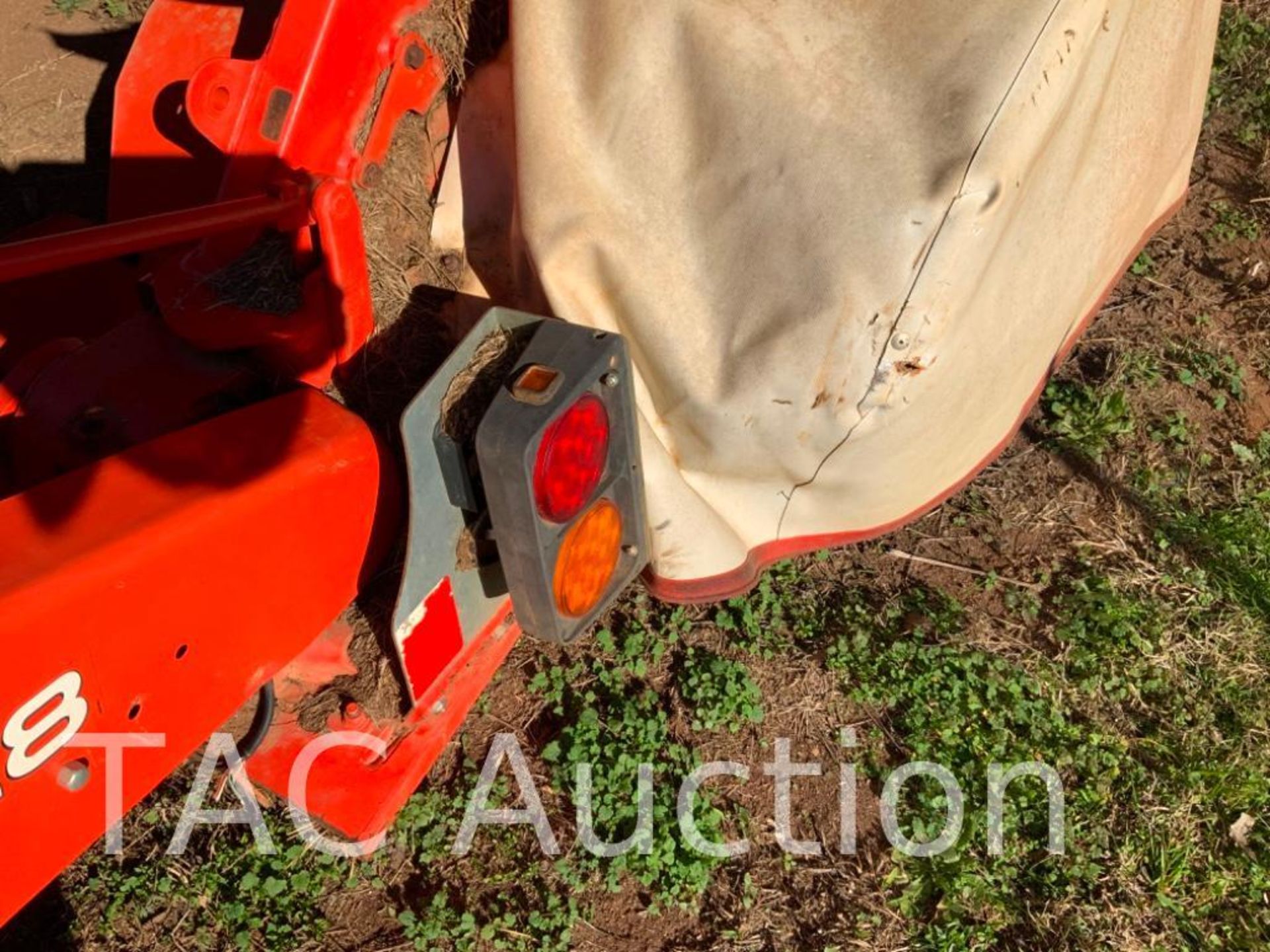 KUHN GMD28 Hay Mower - Image 10 of 11