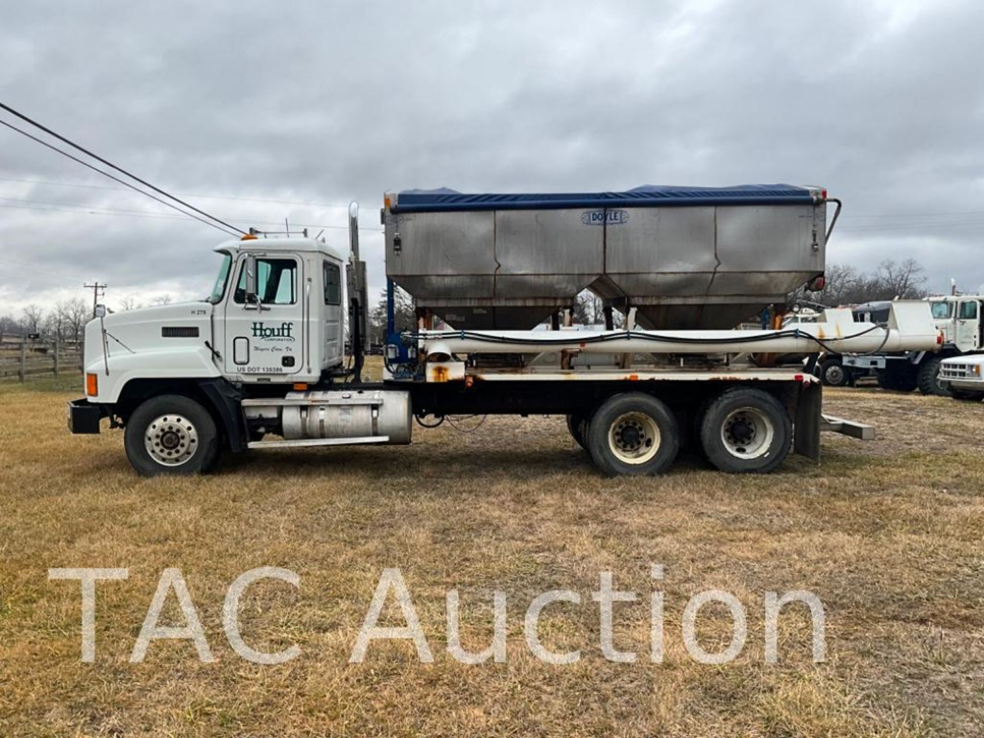 1997 Mack CH613 Fertilizer Truck - Bild 2 aus 68