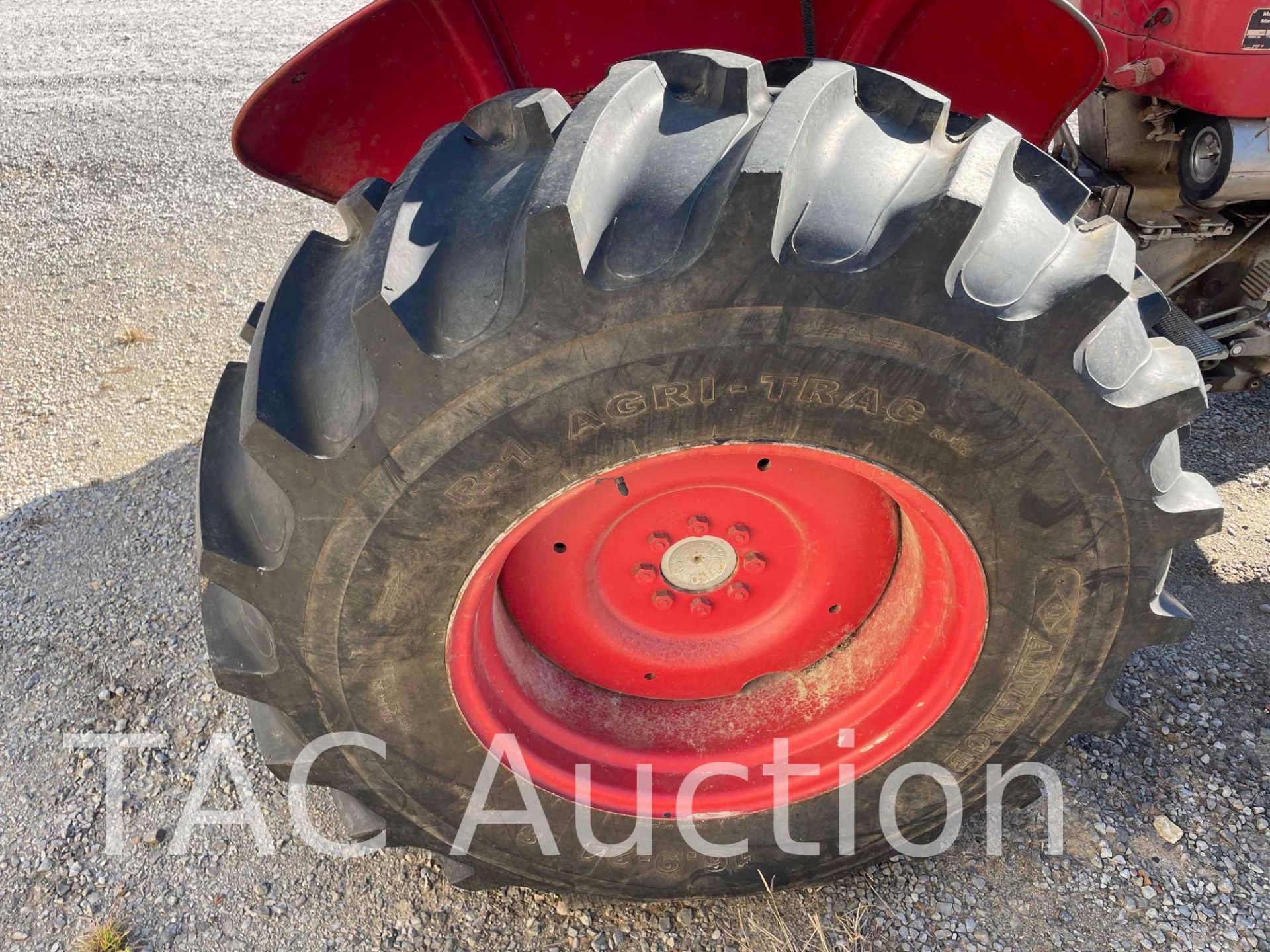 Massey Ferguson 240 Tractor - Image 18 of 22