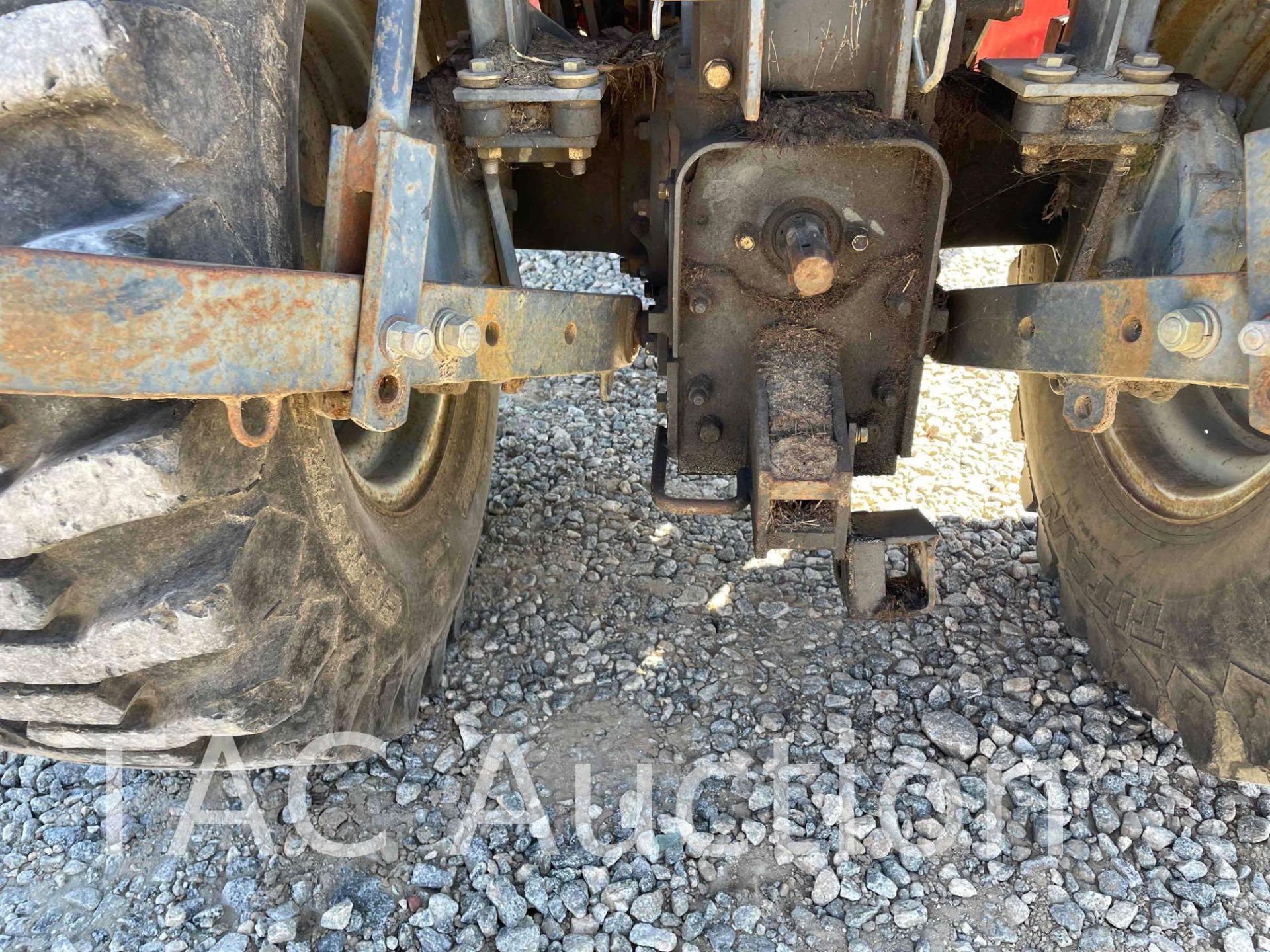 Massey Ferguson 1528 Tractor W/ Front End Loader - Image 31 of 44