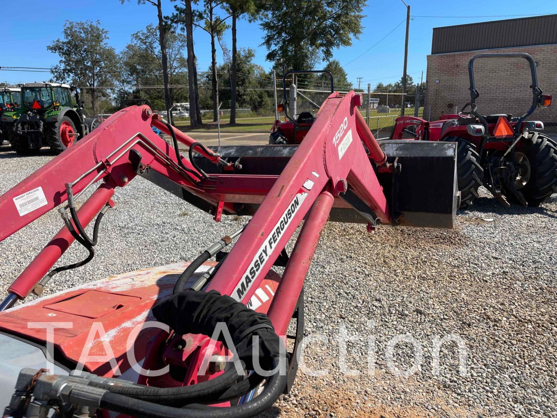 Massey Ferguson 1528 Tractor W/ Front End Loader - Image 11 of 44