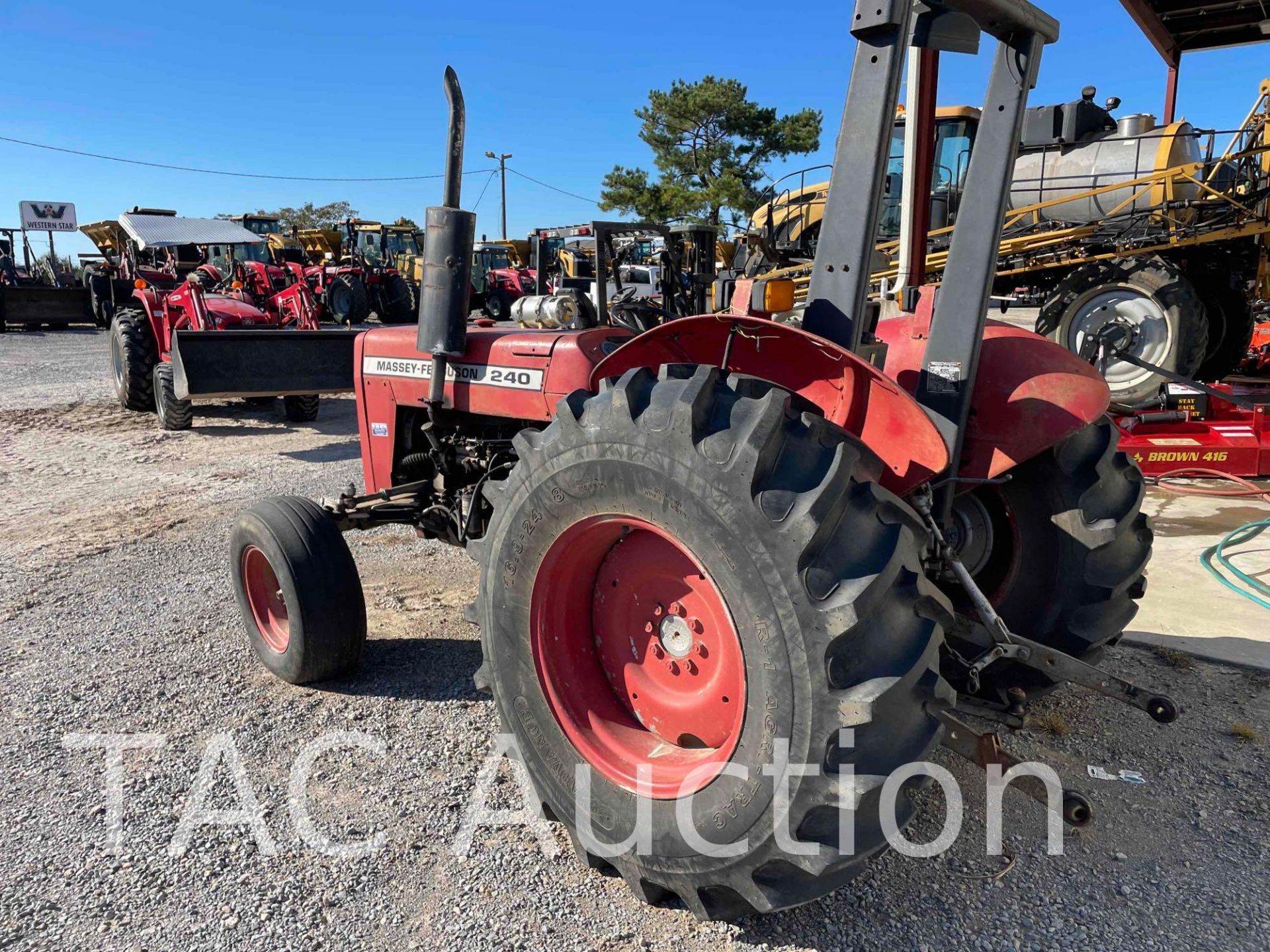 Massey Ferguson 240 Tractor - Image 2 of 22