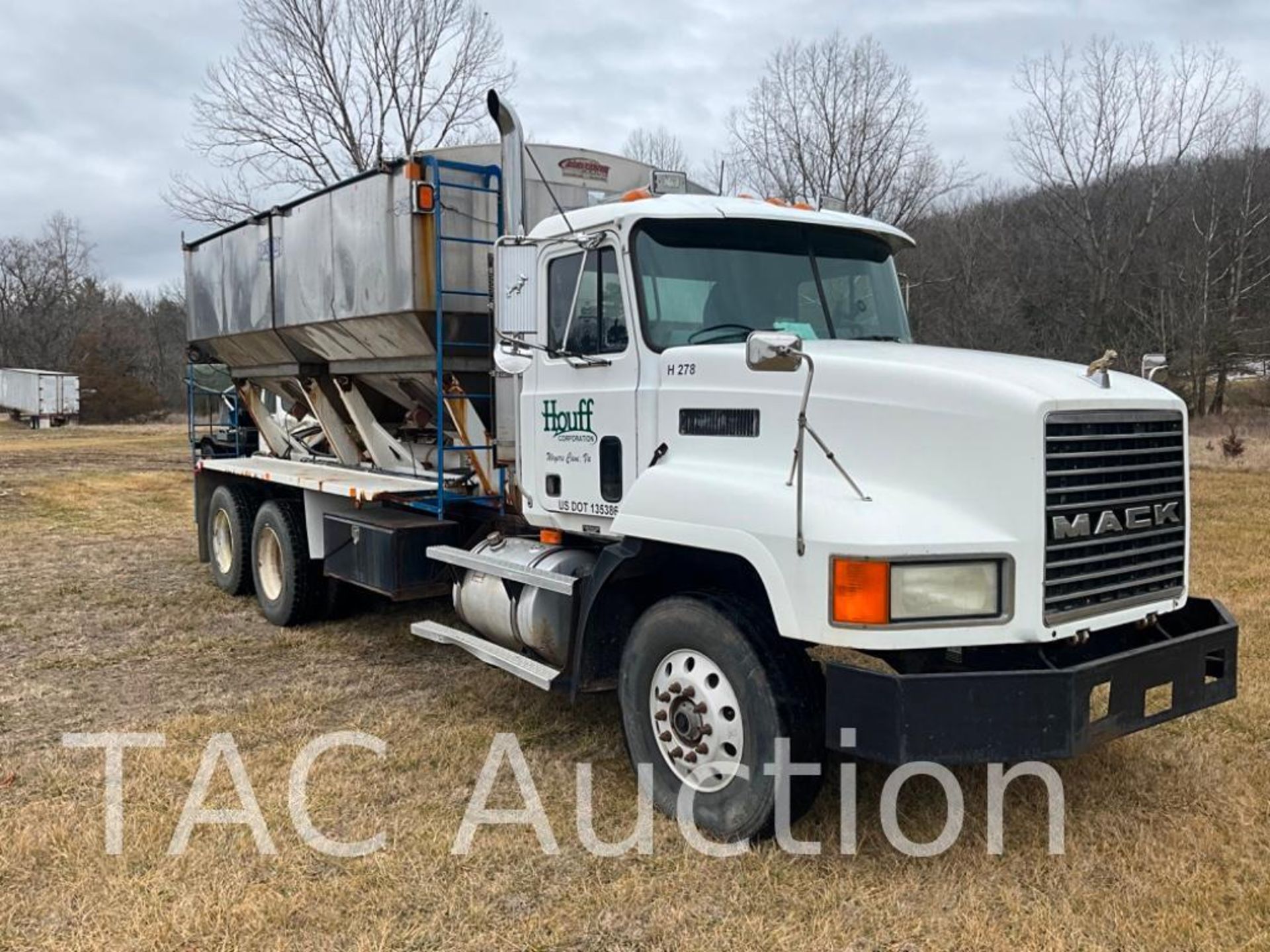 1997 Mack CH613 Fertilizer Truck - Image 7 of 68