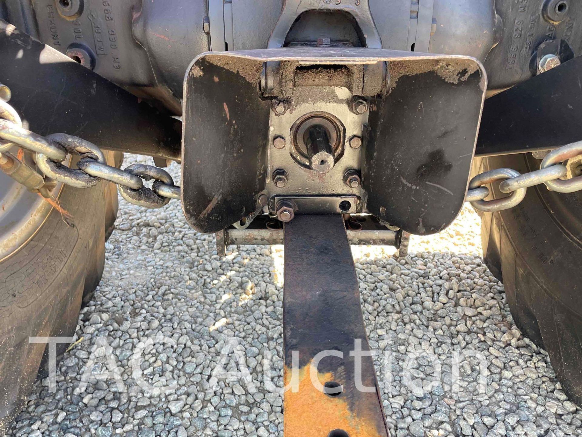 Massey Ferguson 281 Tractor W/ Front End Loader - Image 31 of 43