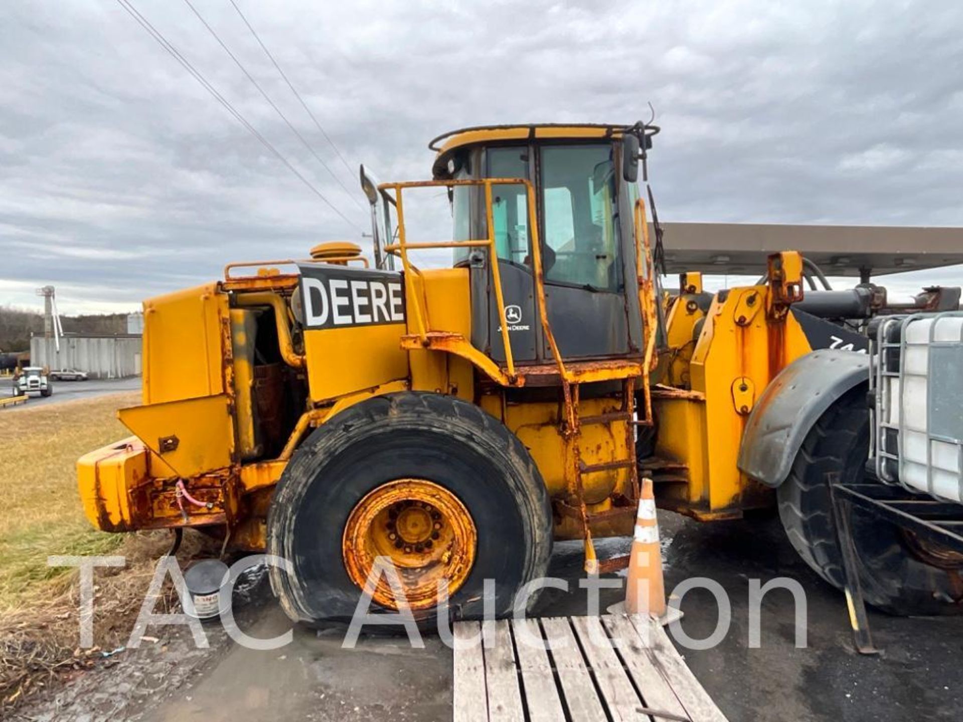 2004 John Deere 744J Wheel Loader - Image 6 of 20