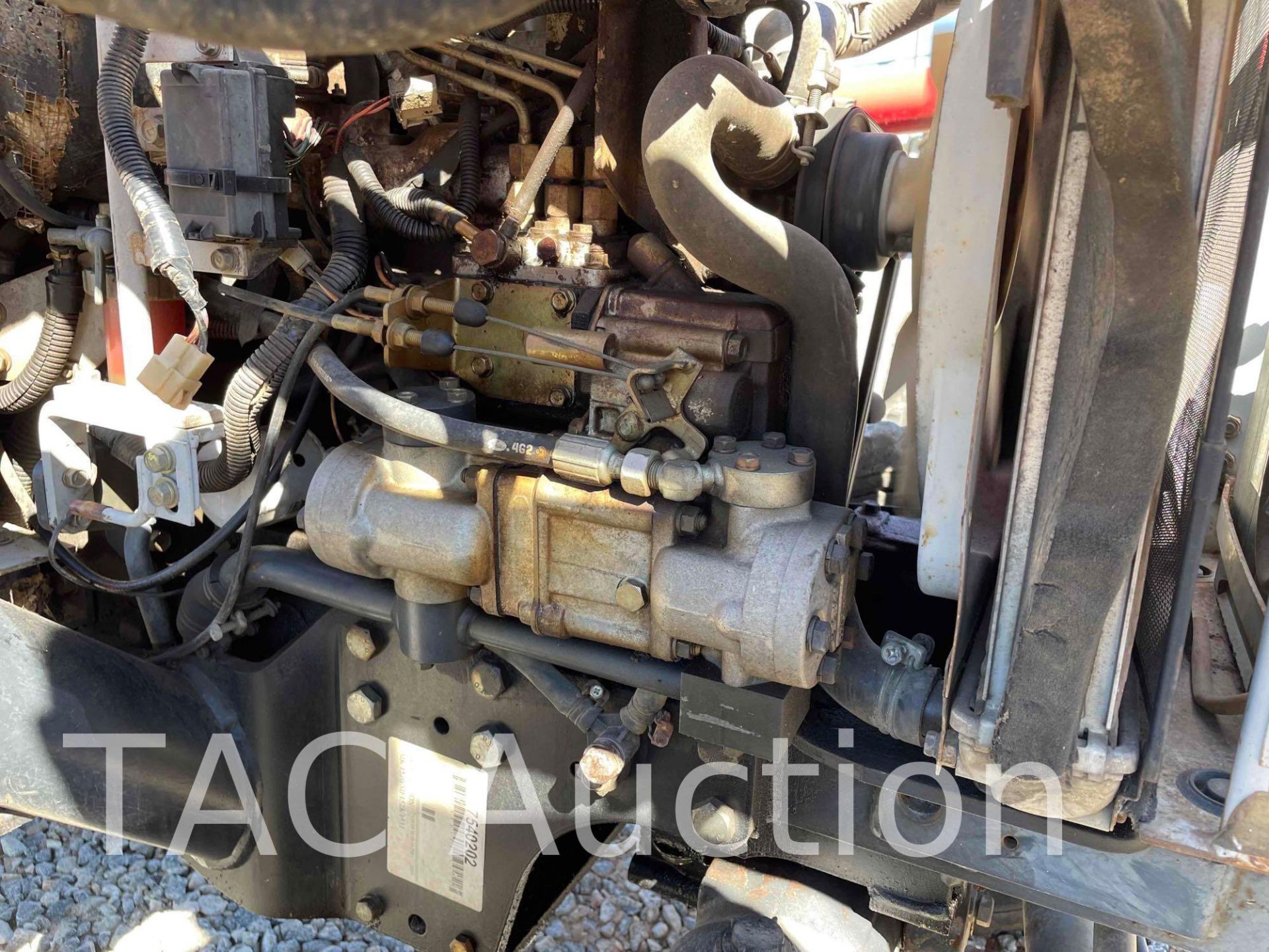 Massey Ferguson 1528 Tractor W/ Front End Loader - Image 33 of 44