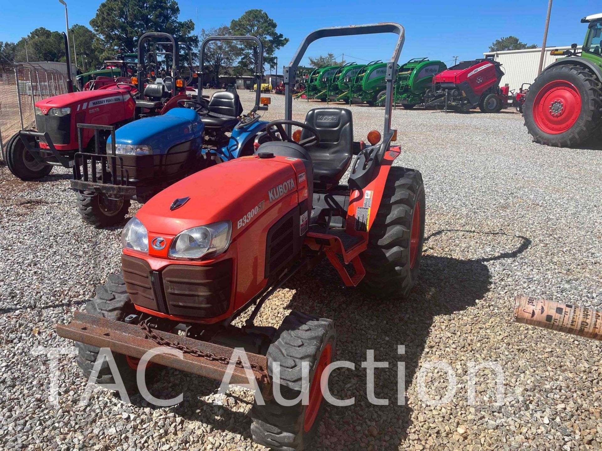 Kubota B3300SU 4x4 Tractor