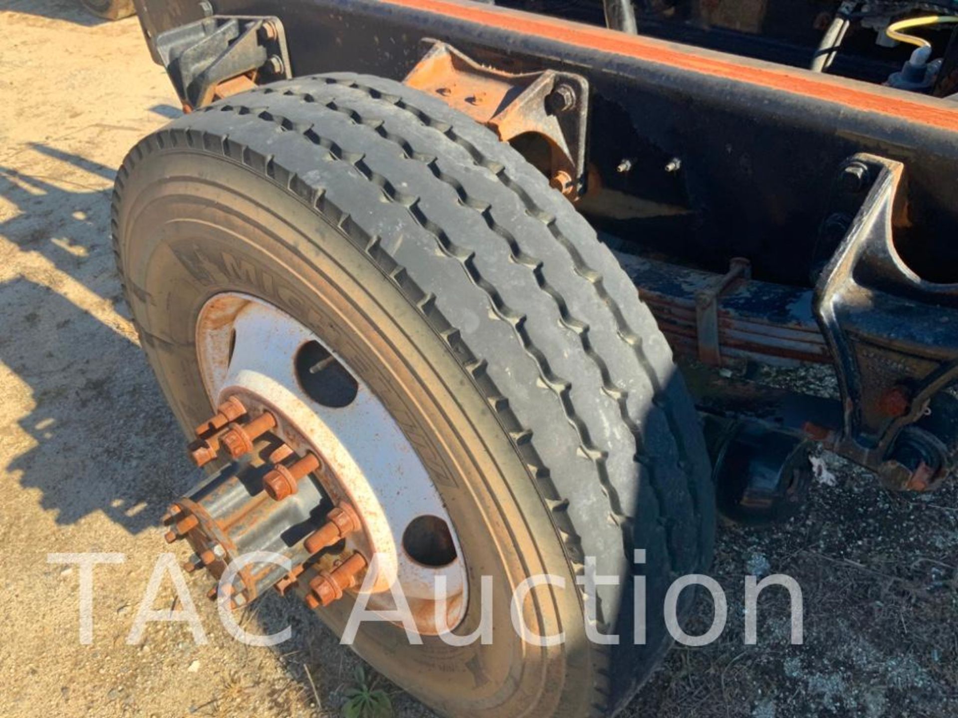 2008 Ford F-750 Super Duty Cab And Chassis - Image 39 of 41