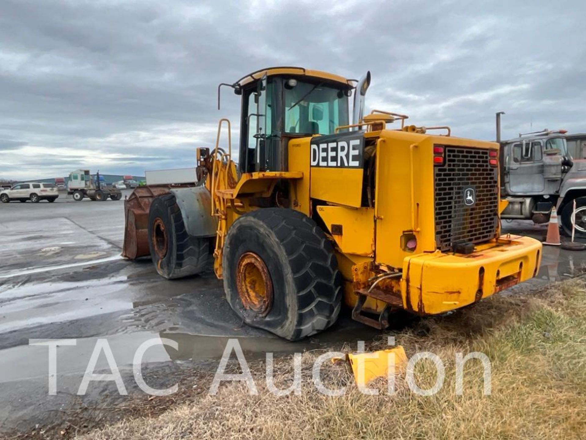 2004 John Deere 744J Wheel Loader - Image 3 of 20