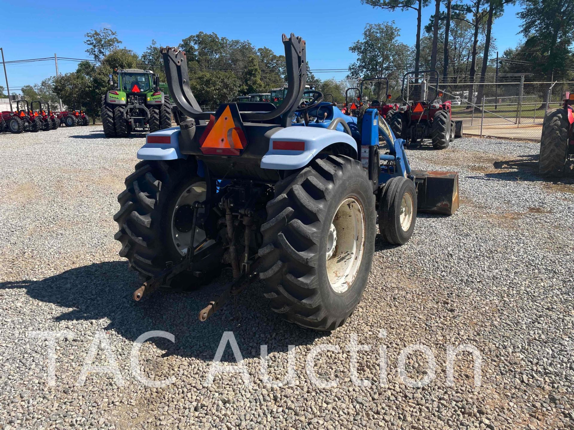 New Holland TC40A 4x4 Tractor W/ Front End Loader - Image 5 of 35