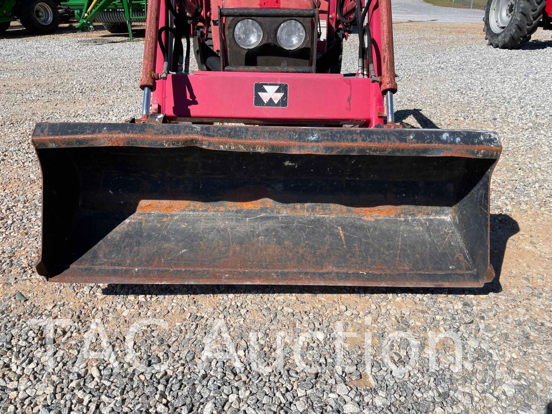 Massey Ferguson 1528 Tractor W/ Front End Loader - Image 9 of 44