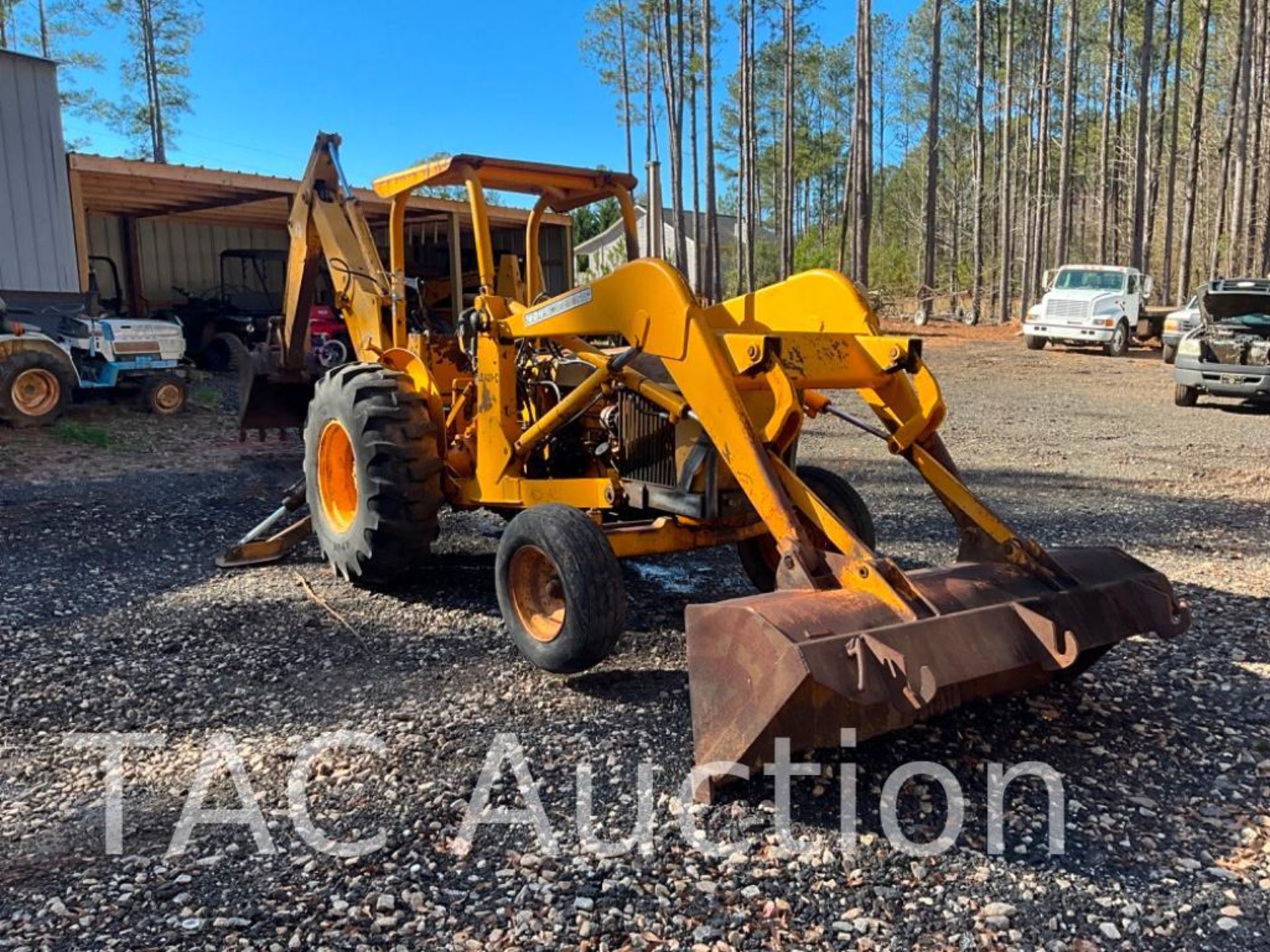 John Deere 401-C Backhoe Loader - Image 7 of 40