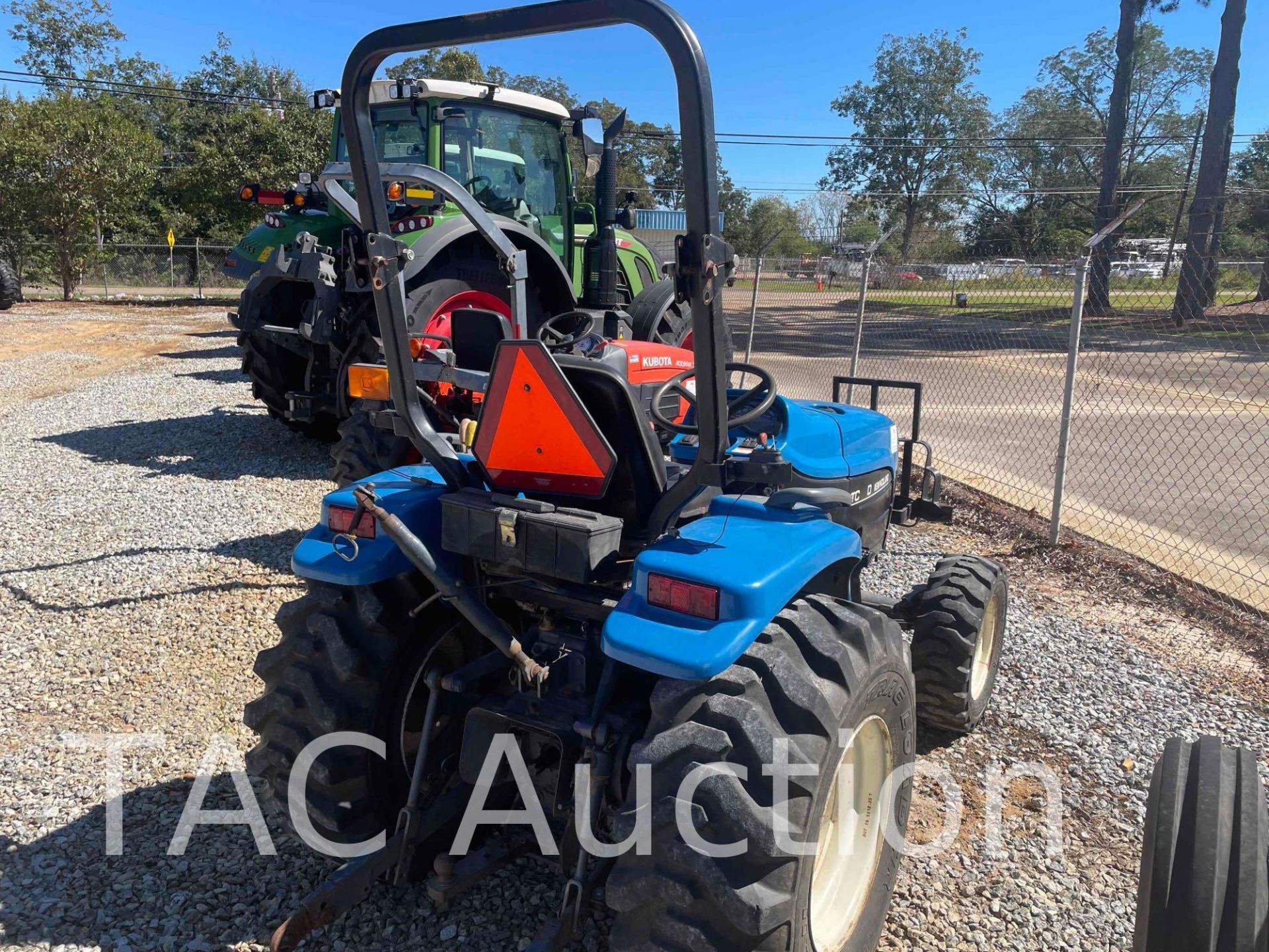 New Holland TC33 4x4 Tractor - Image 5 of 32