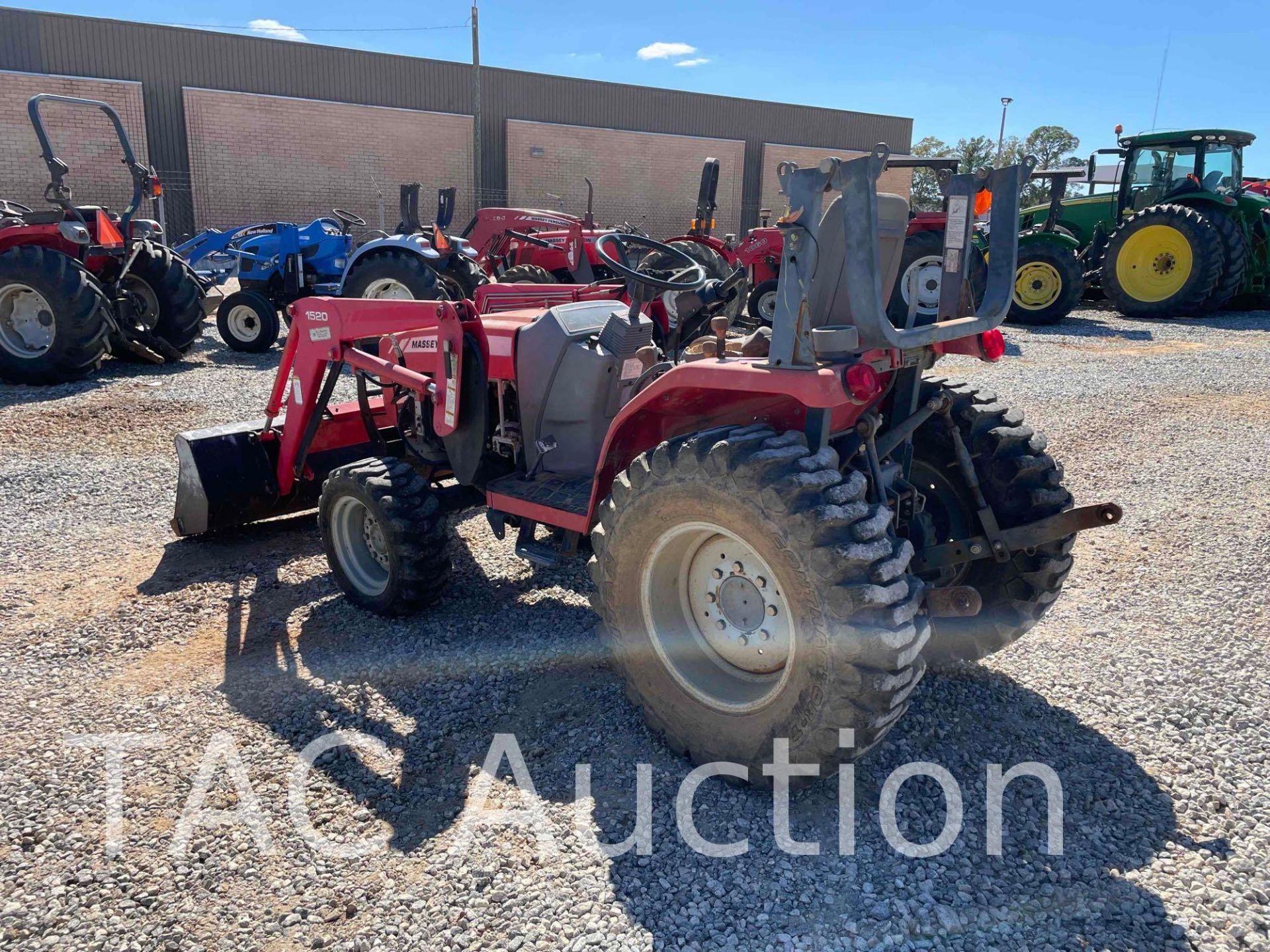 Massey Ferguson 1528 Tractor W/ Front End Loader - Image 3 of 44