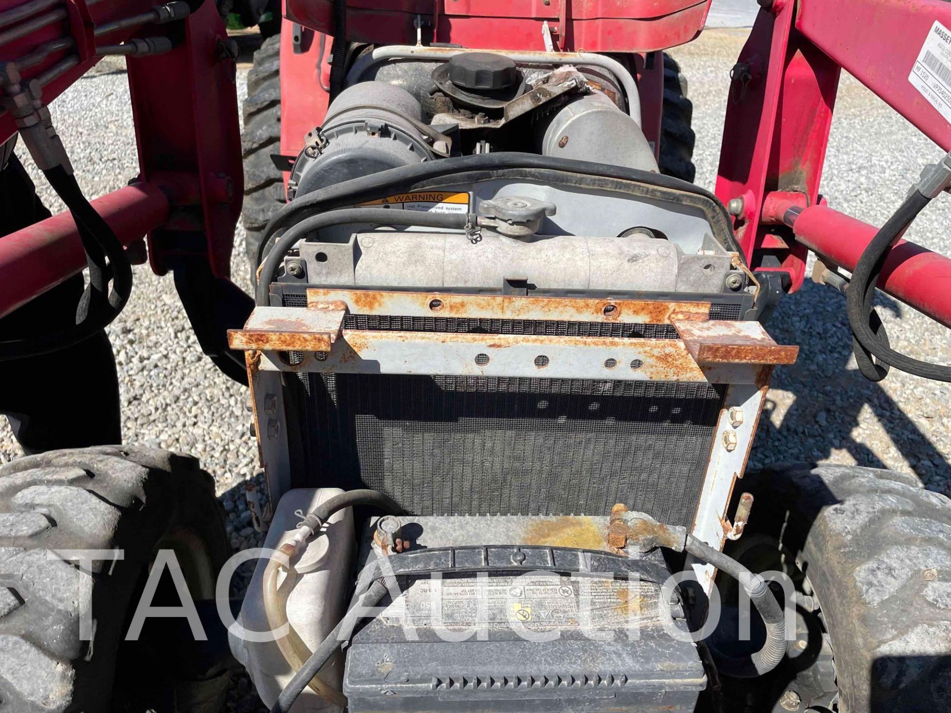 Massey Ferguson 1528 Tractor W/ Front End Loader - Image 21 of 44