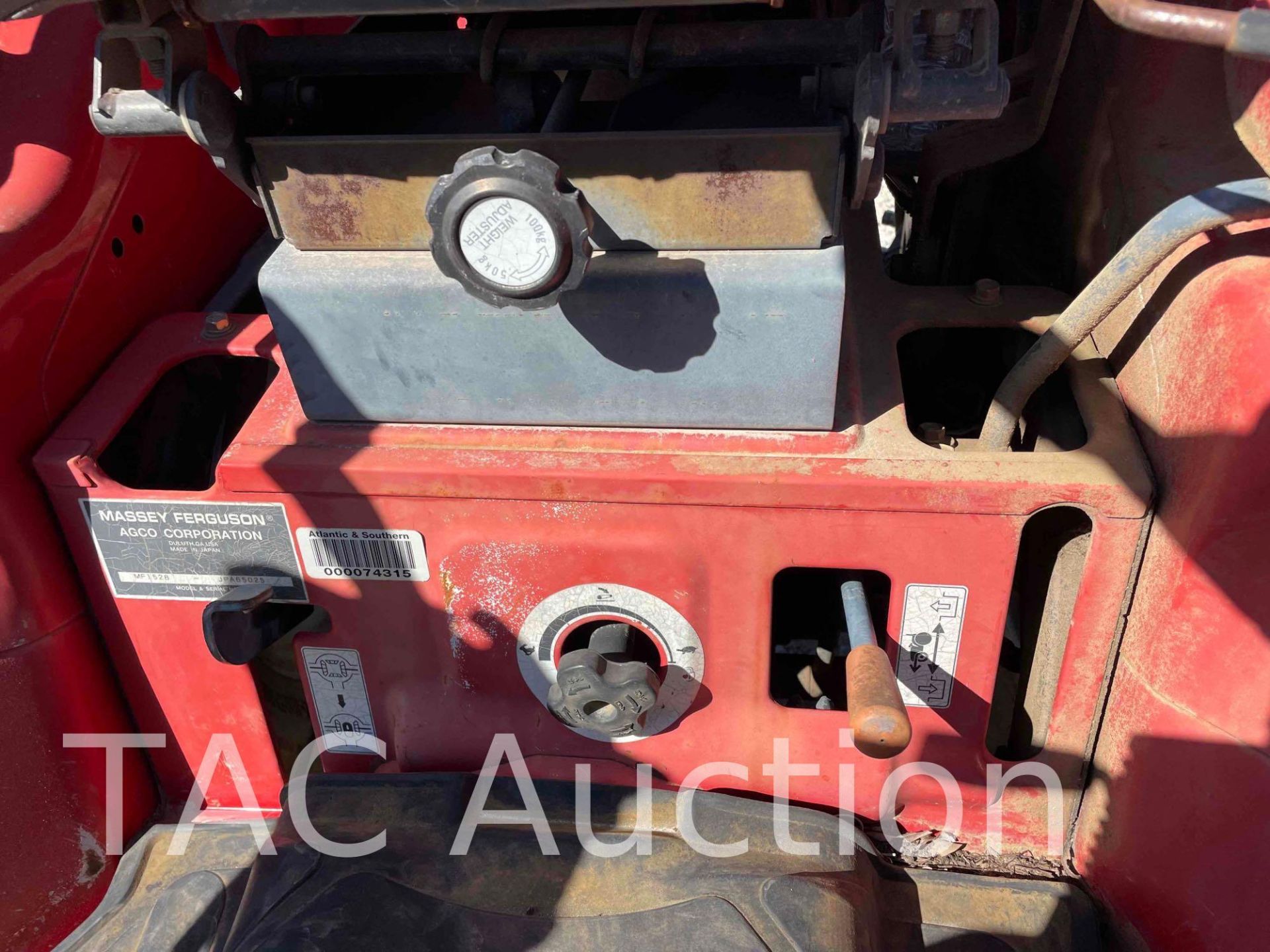 Massey Ferguson 1528 Tractor W/ Front End Loader - Image 23 of 44