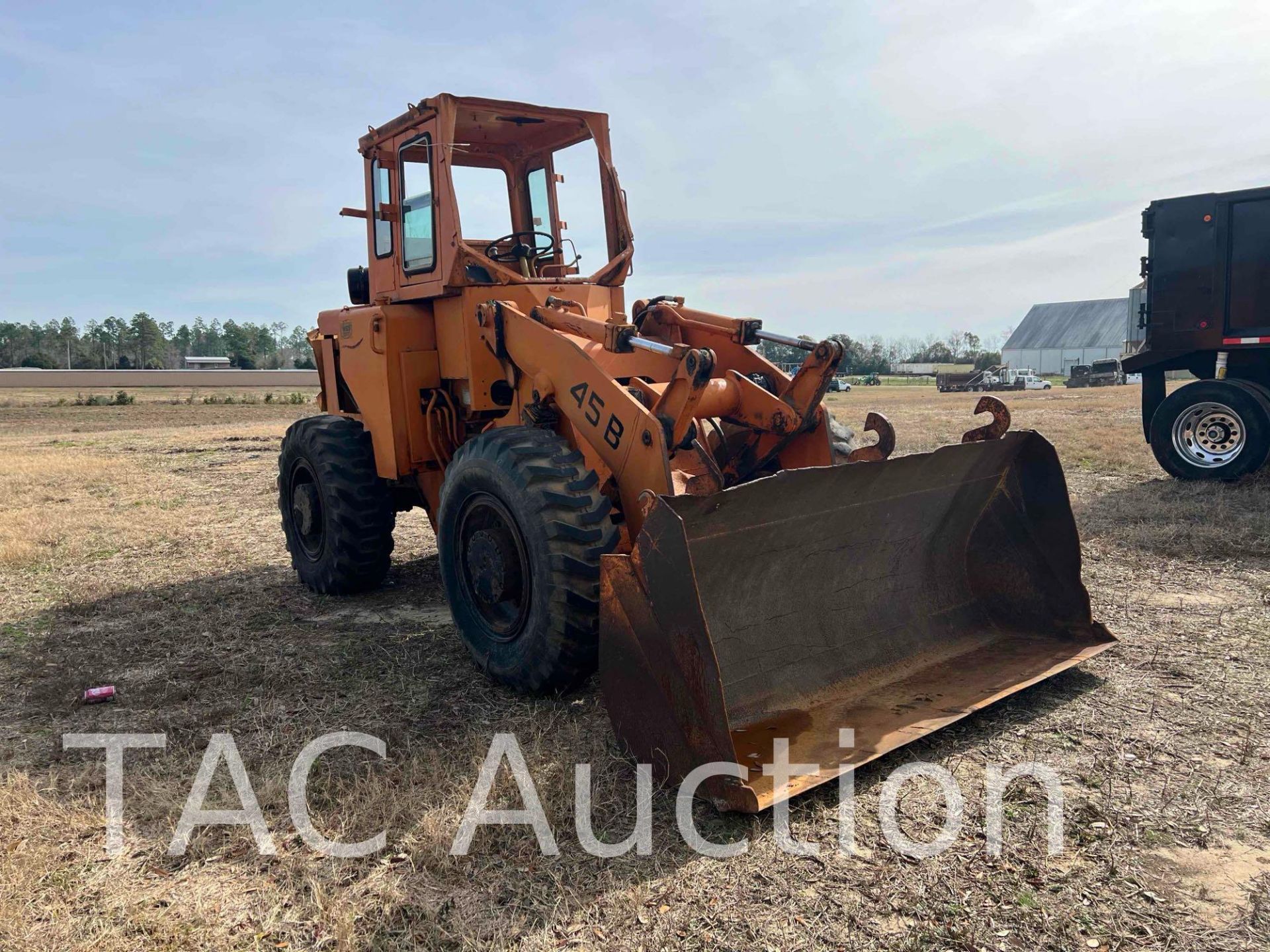 Clark 45BP Wheel Loader - Image 7 of 43