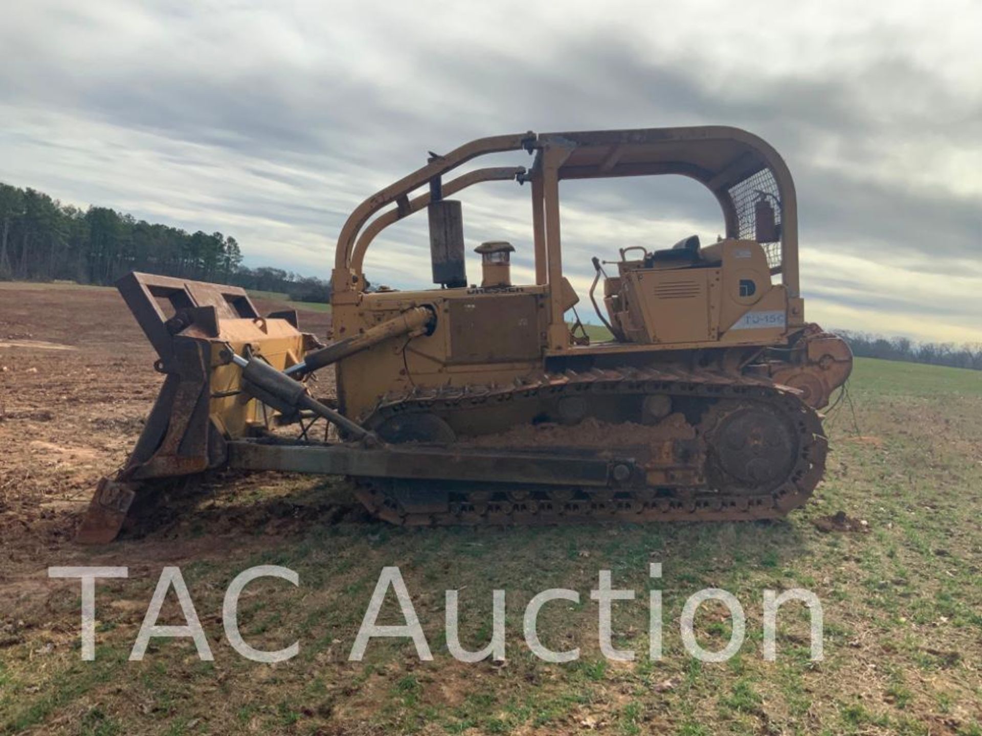 International Harvester TD15C Crawler Dozer - Image 2 of 39