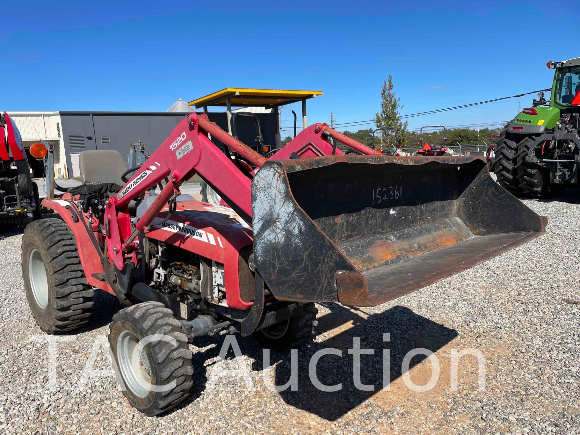 Massey Ferguson 1528 Tractor W/ Front End Loader - Image 10 of 44