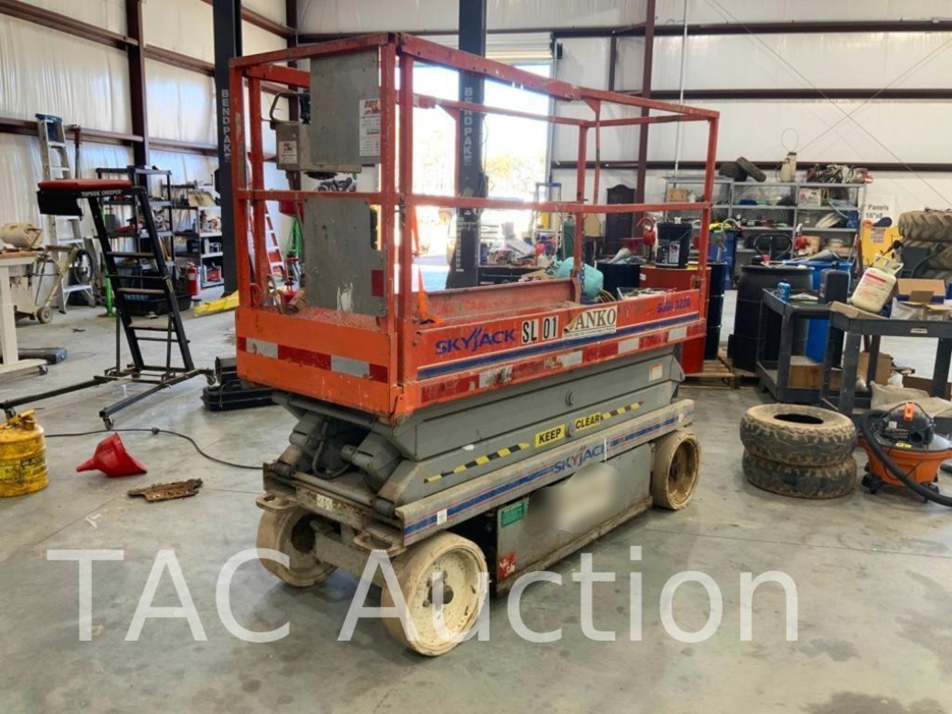 Sky Jack SJ1113220 Scissor Lift