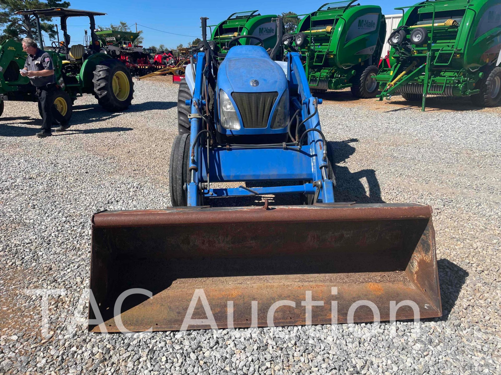 New Holland TC40A 4x4 Tractor W/ Front End Loader - Image 8 of 35