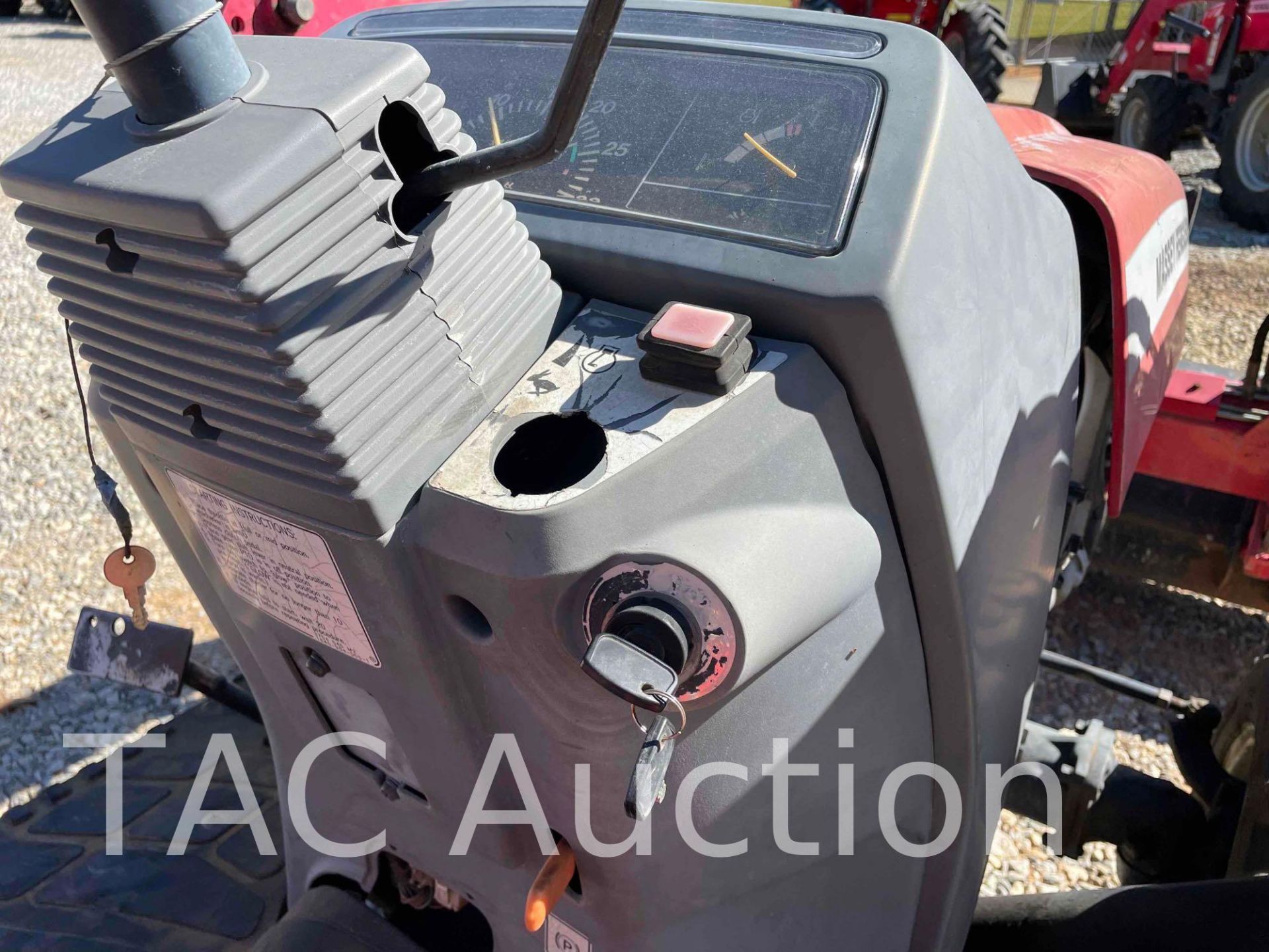 Massey Ferguson 1528 Tractor W/ Front End Loader - Image 19 of 44