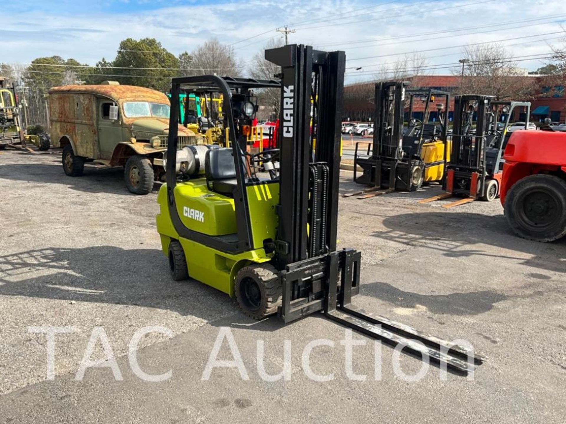 Clark CMC-20SL 3100lb Forklift - Image 7 of 32