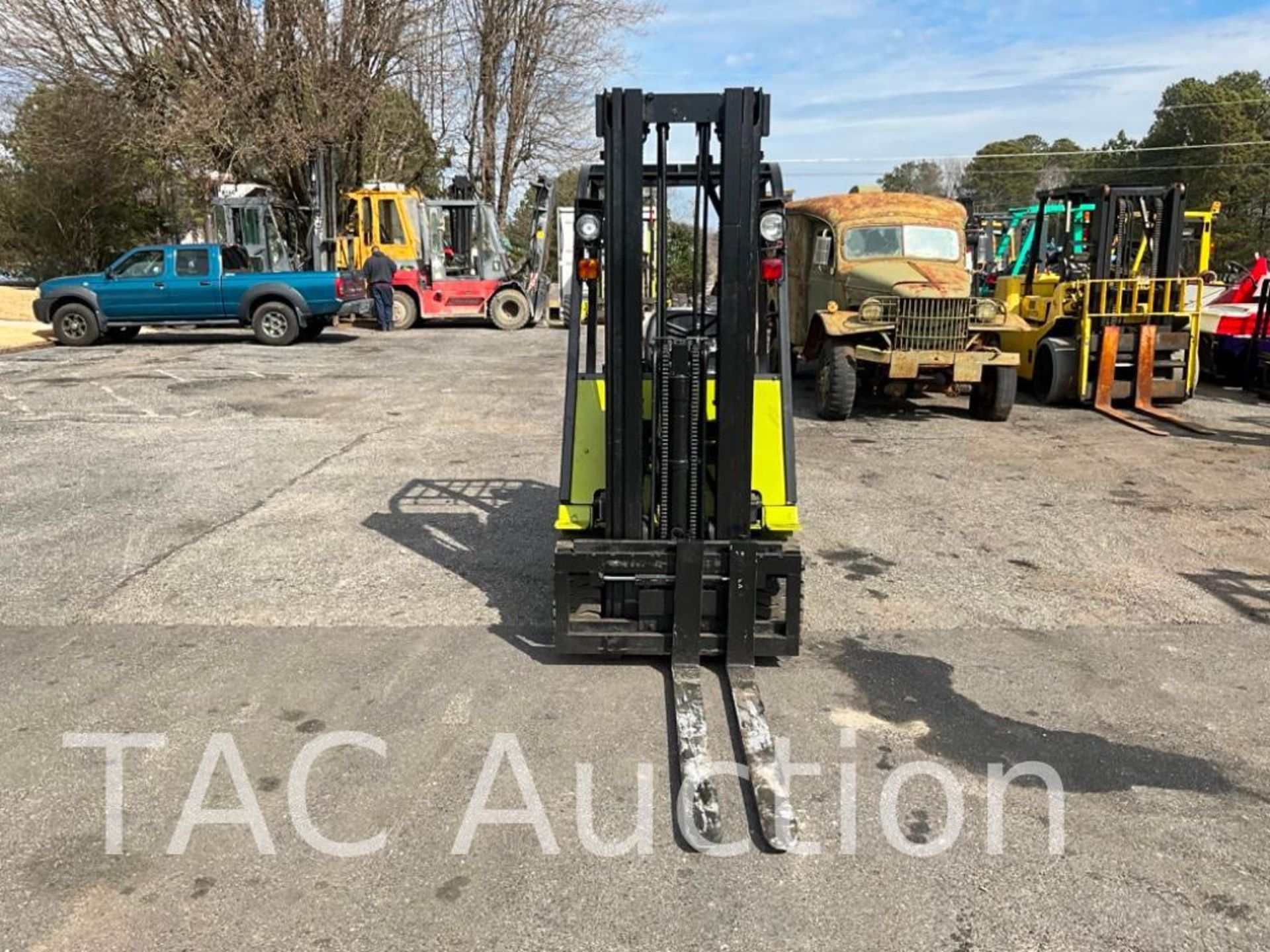 Clark CMC-20SL 3100lb Forklift - Image 8 of 32