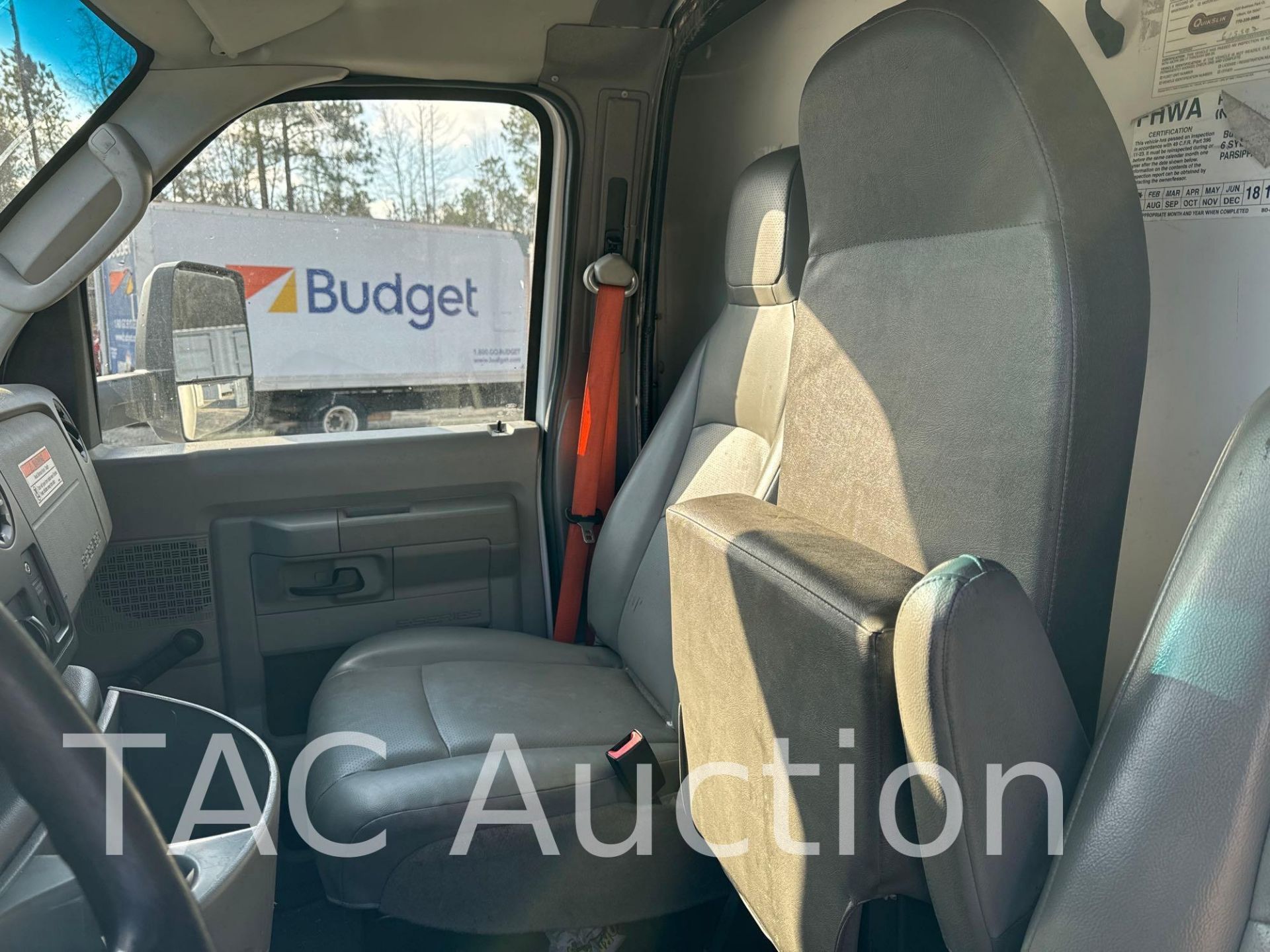 2016 Ford E-350 16ft Box Truck - Image 10 of 18