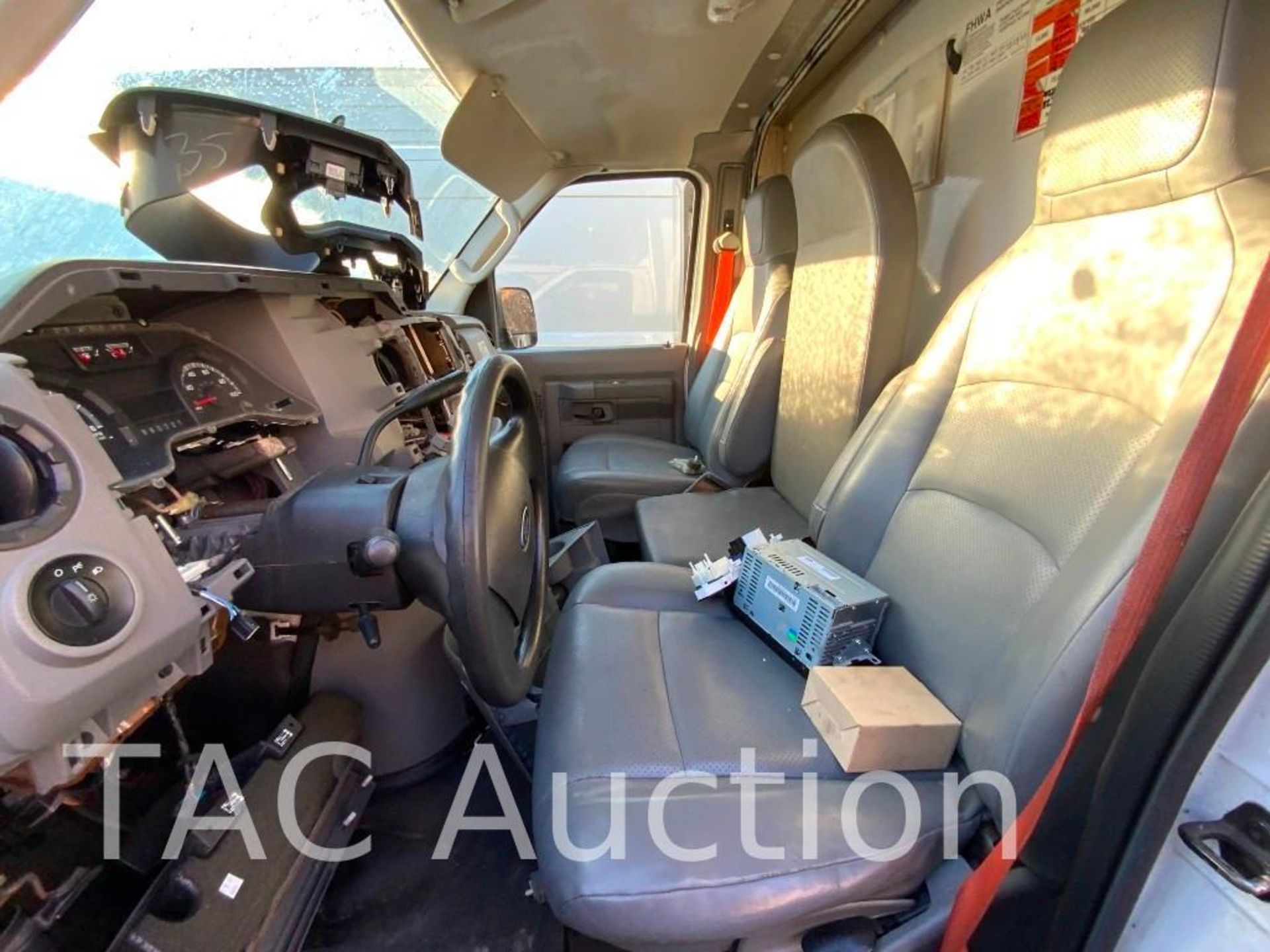 2014 Ford E-350 Cutaway Van - Image 8 of 32