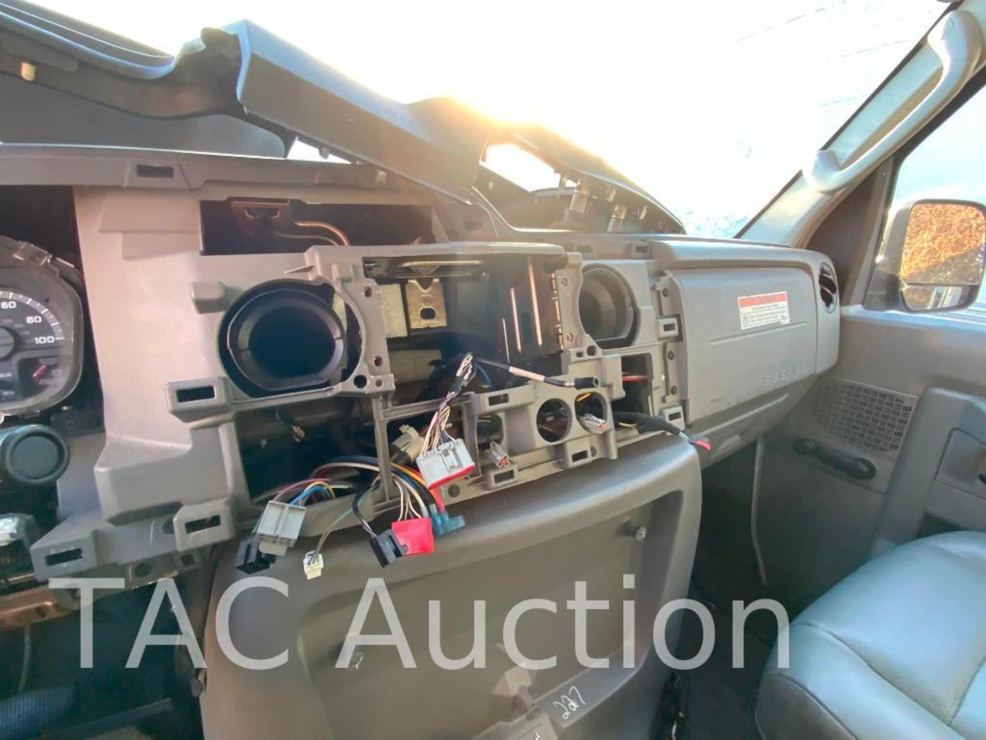 2014 Ford E-350 Cutaway Van - Image 12 of 32