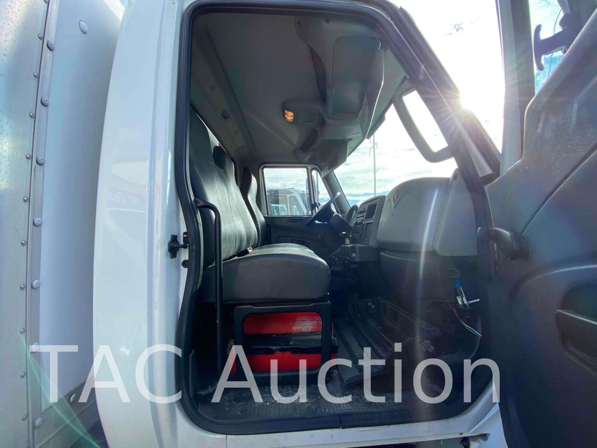 2015 International Durastar 4300 Box Truck - Image 19 of 52