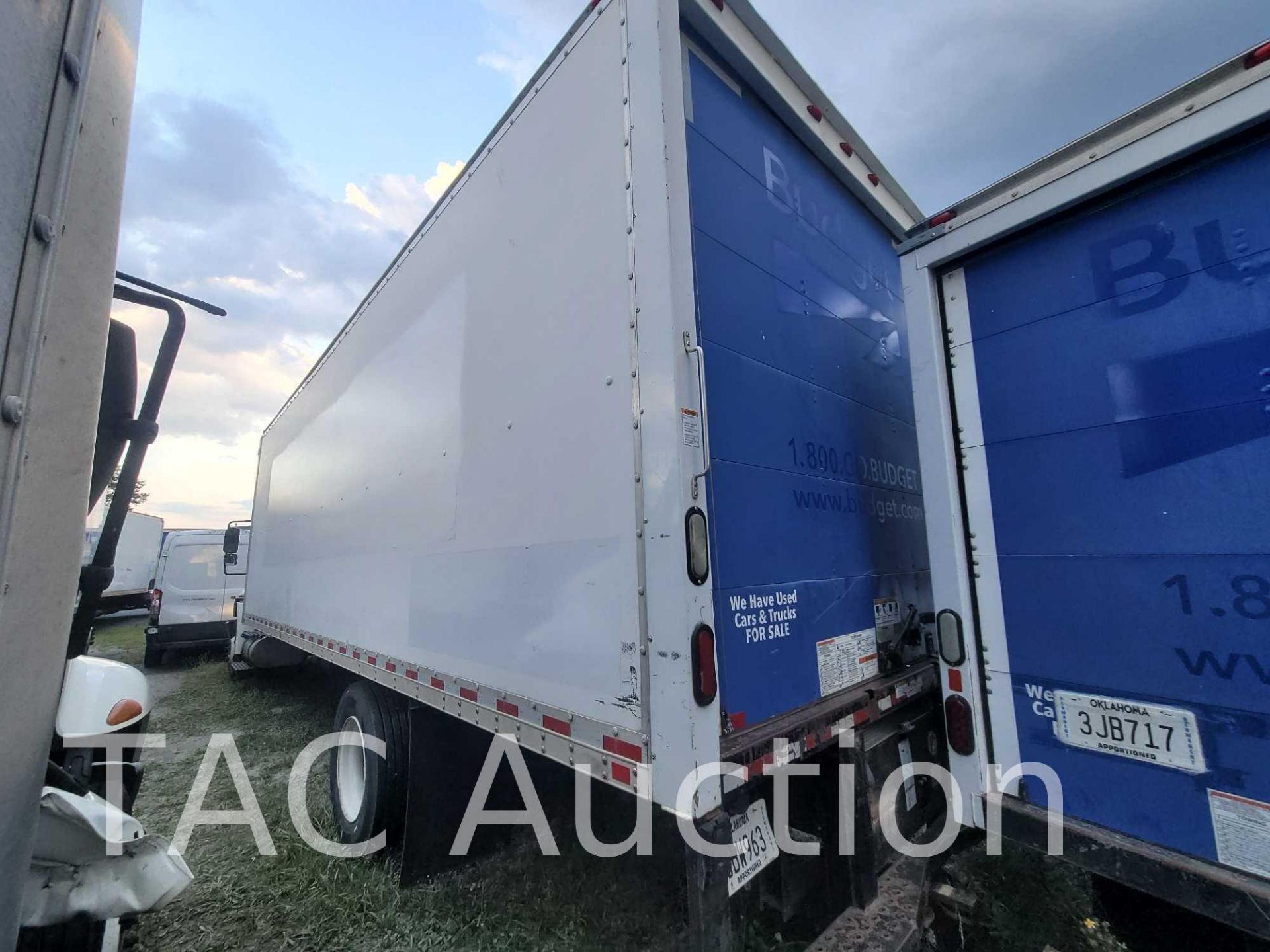 2017 International Durastar 4300 26ft Box Truck - Image 5 of 55