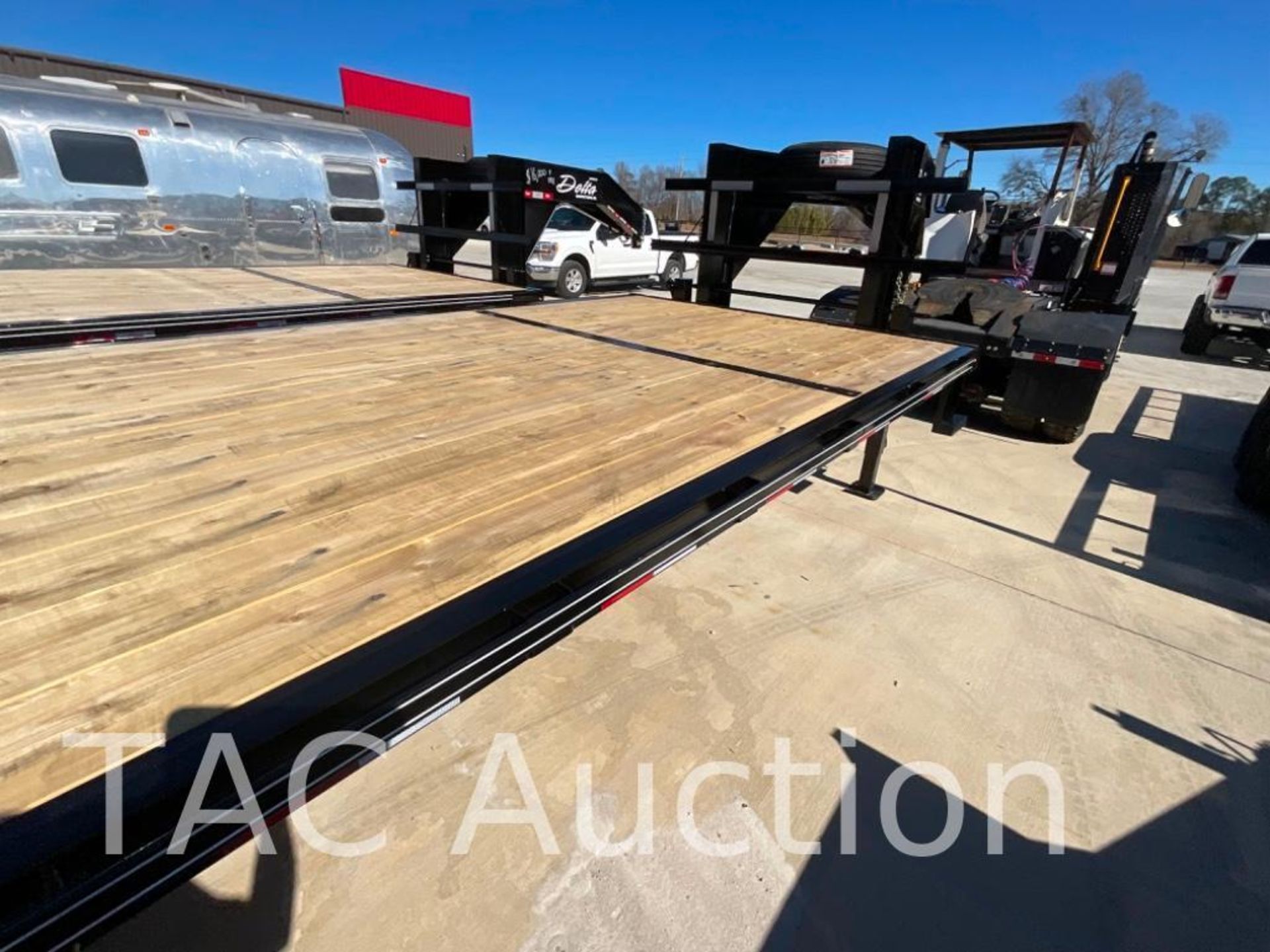 2024 Delta 30ft Gooseneck Trailer - Image 12 of 32