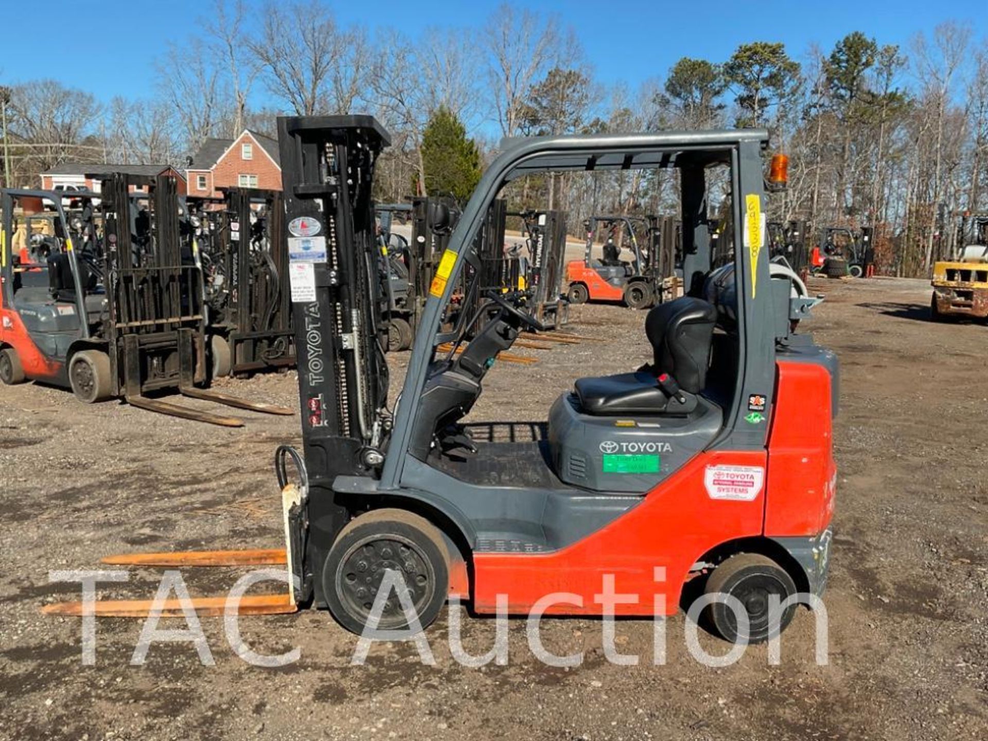 2015 Toyota 8FGCU25 5000lb Forklift - Image 2 of 30