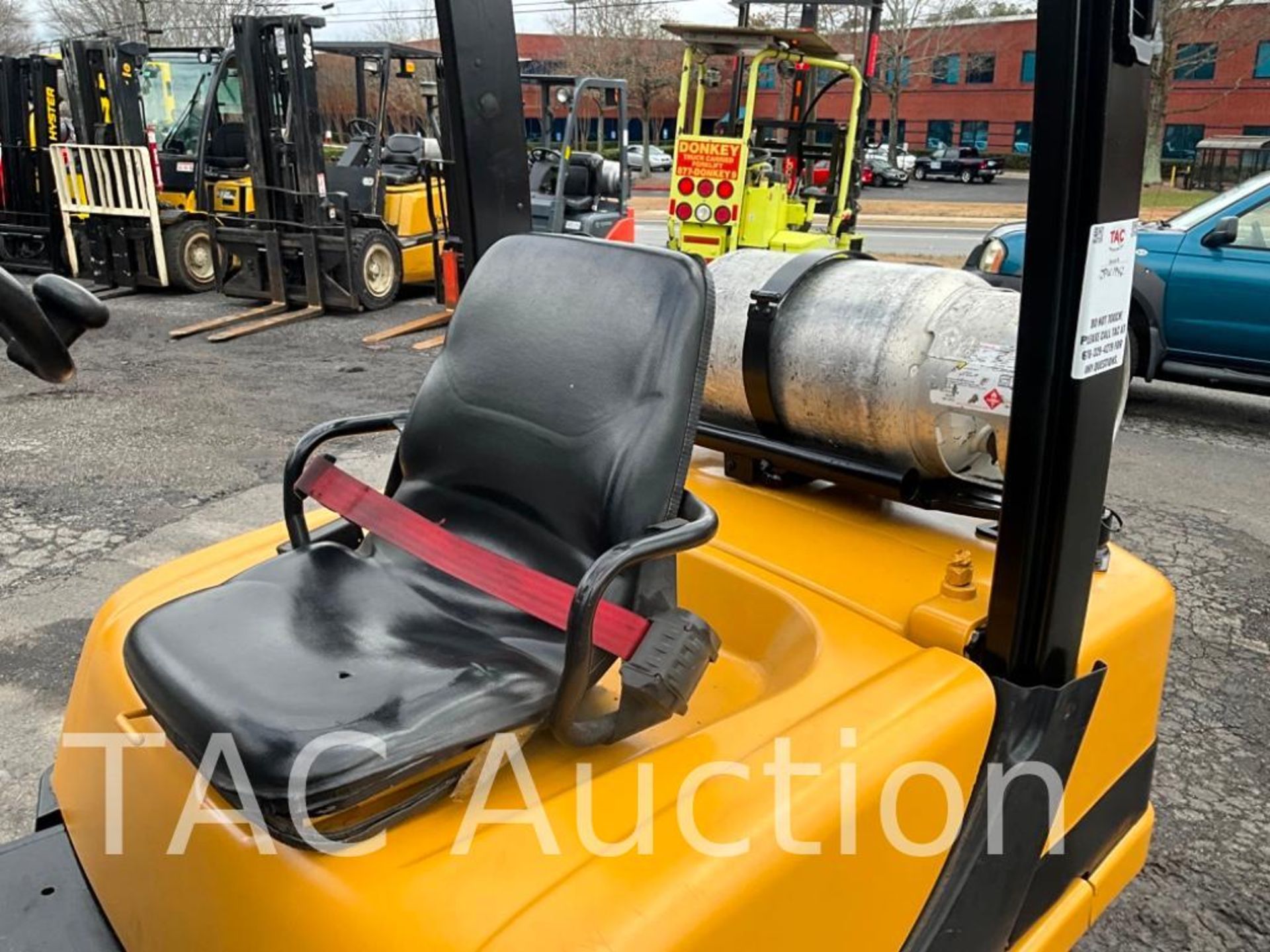 2014 Yale LP050 5000lb Forklift - Image 9 of 32