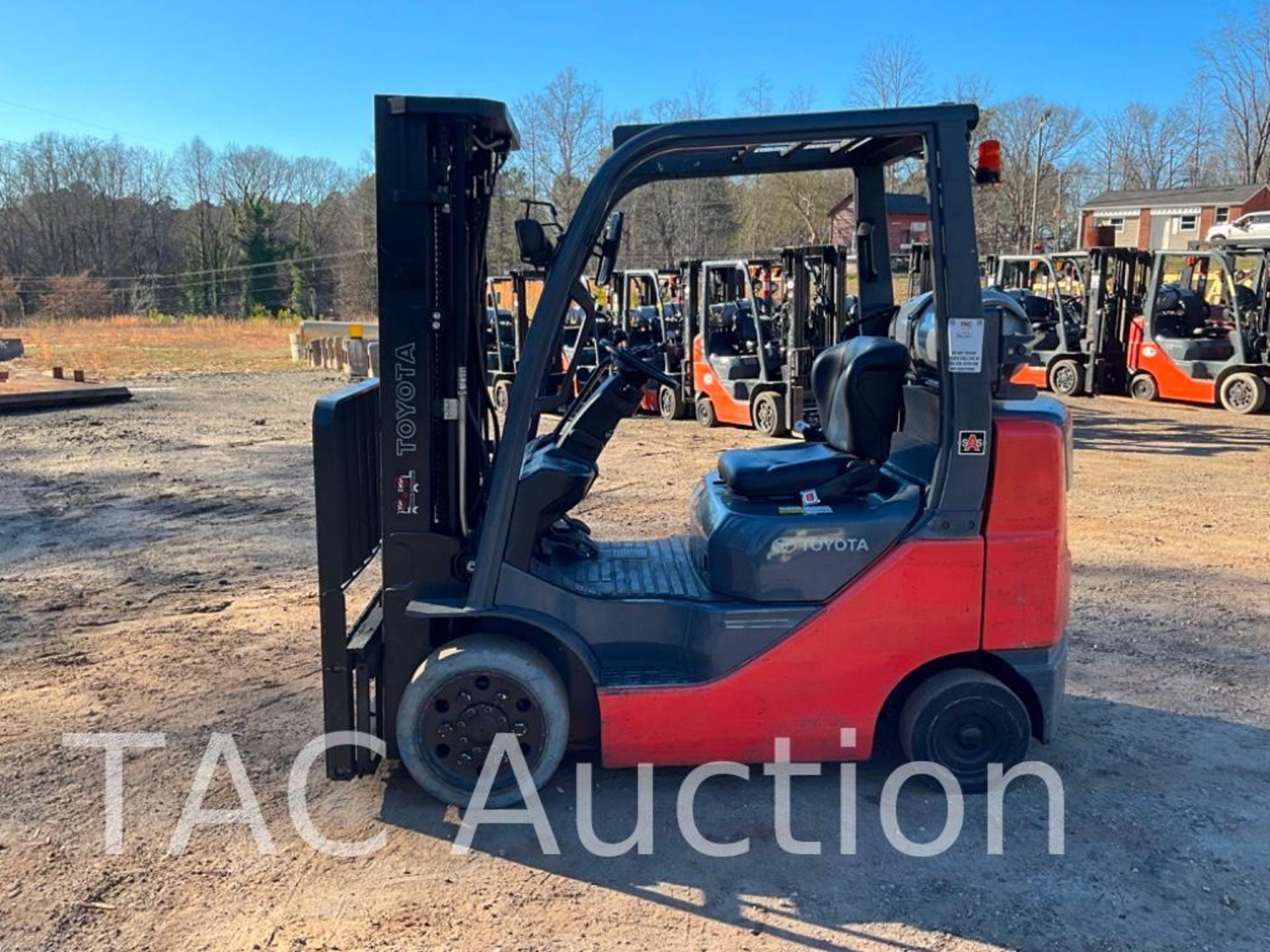 2017 Toyota 8FGCU25 5000lb Forklift - Image 2 of 30