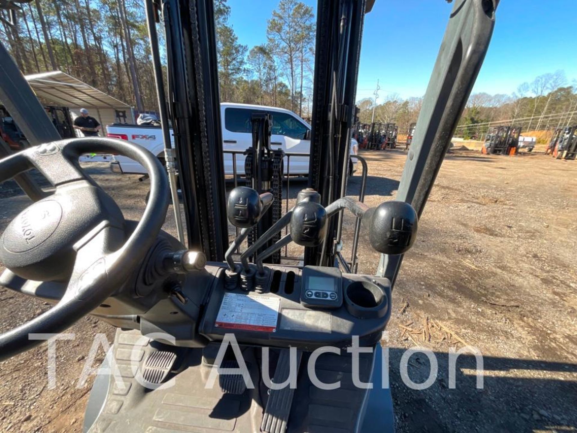 2010 Toyota 8FGCU25 5000lb Forklift - Image 12 of 29