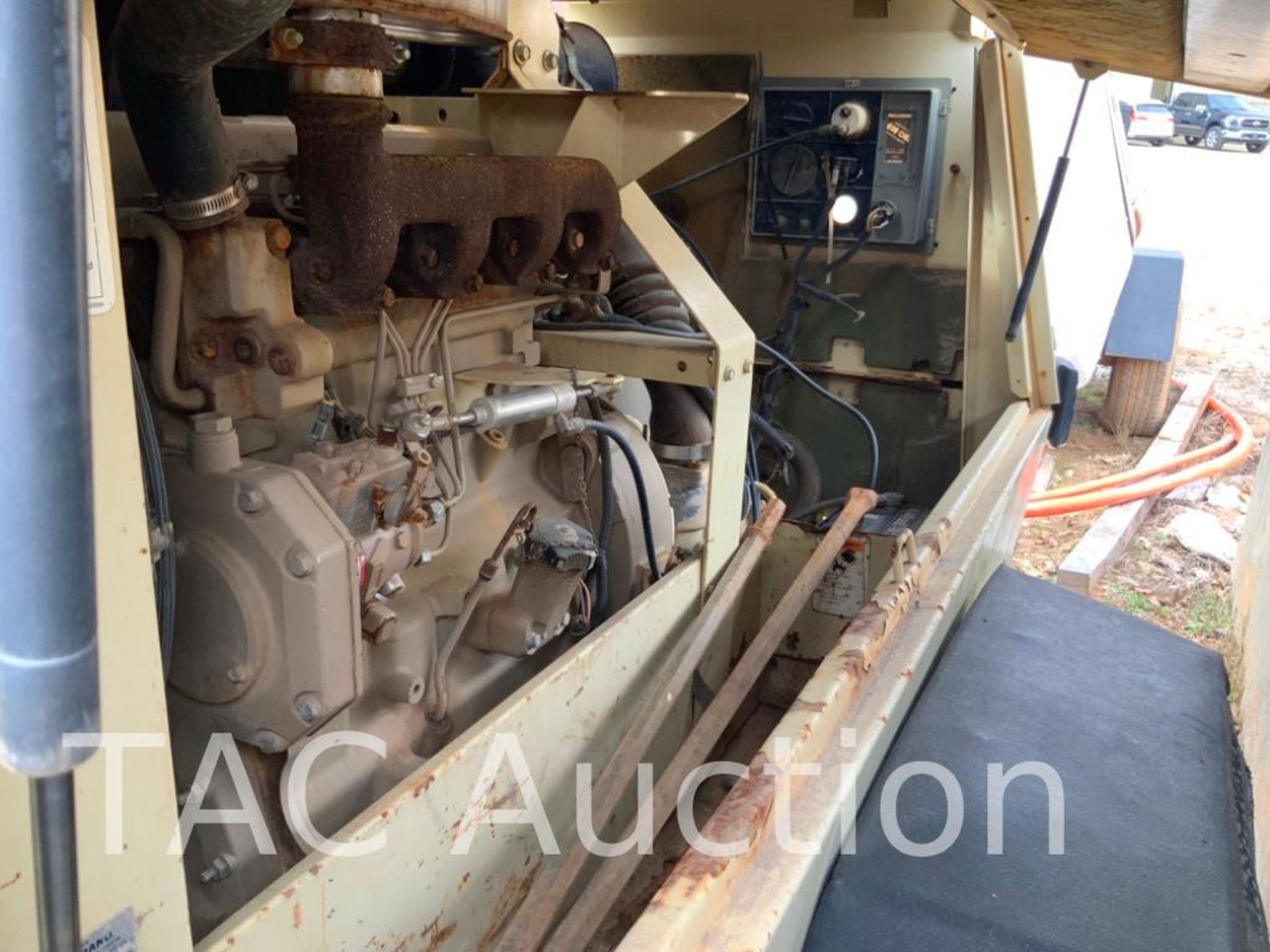 1998 Ingersoll Rand P185 WJD Towable Air Compressor - Image 14 of 22
