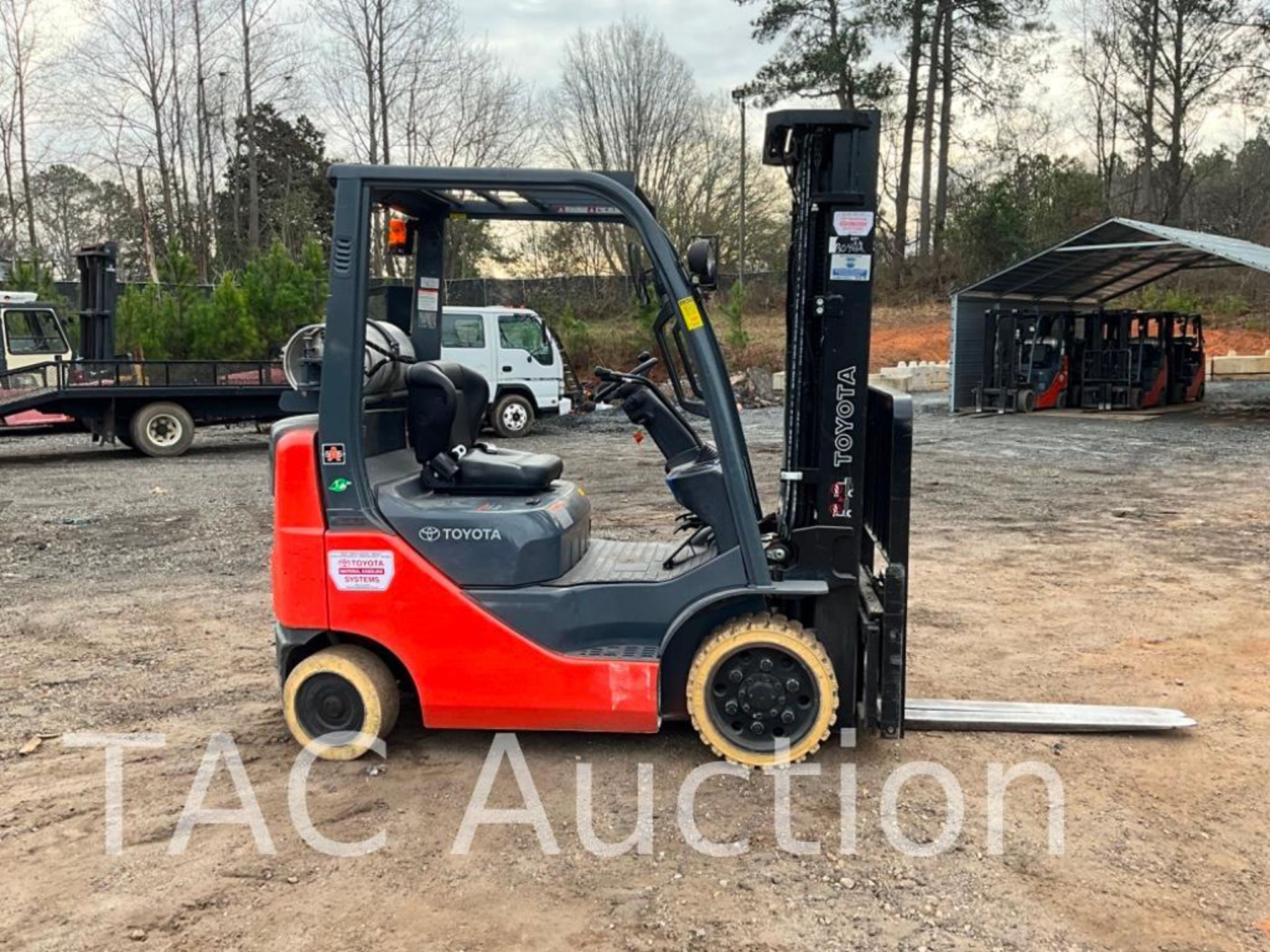 2010 Toyota 8FGCU20 4000lb Forklift - Image 6 of 33