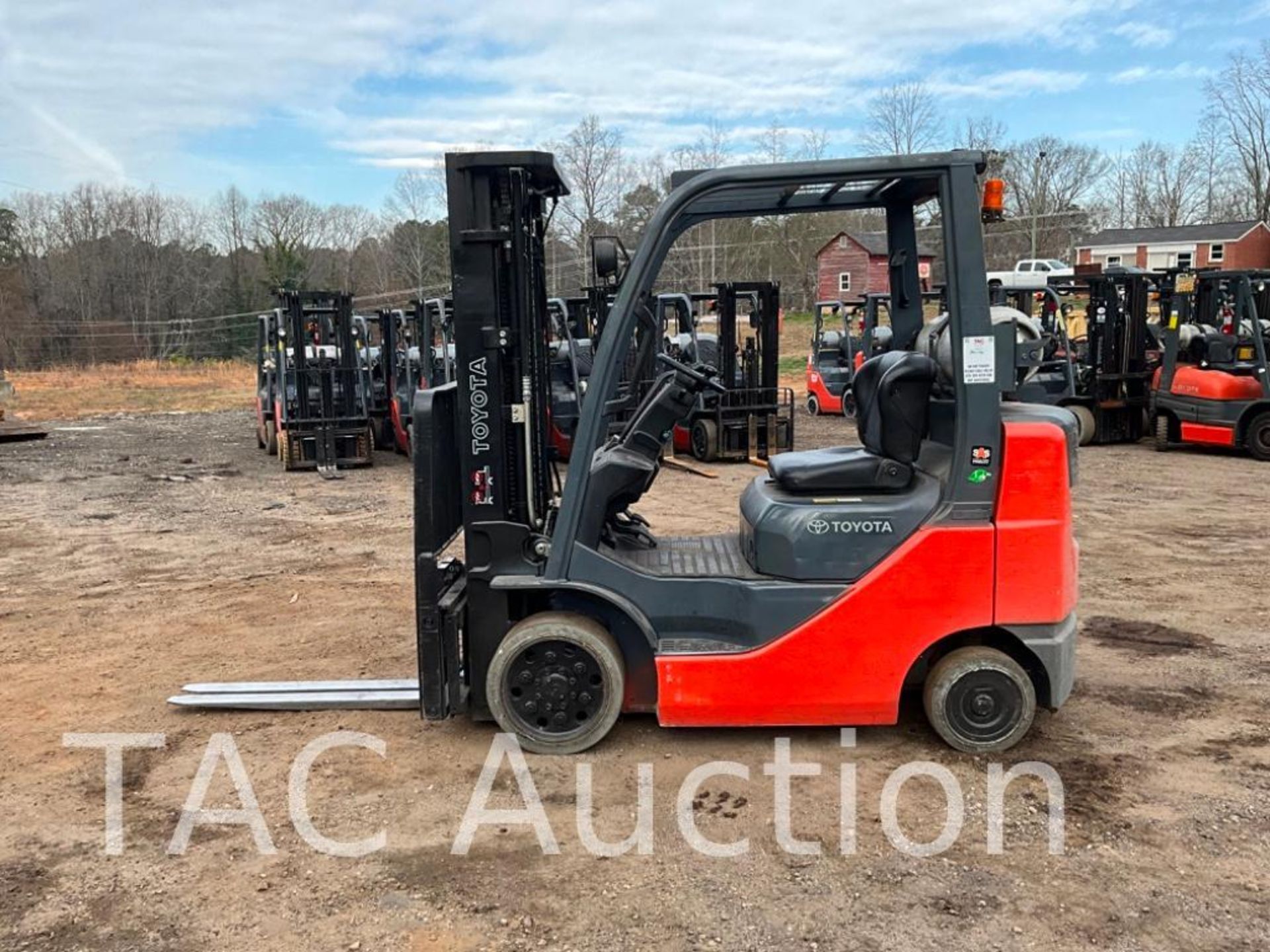 2014 Toyota 8FGCU25 5000lb Forklift - Image 2 of 32