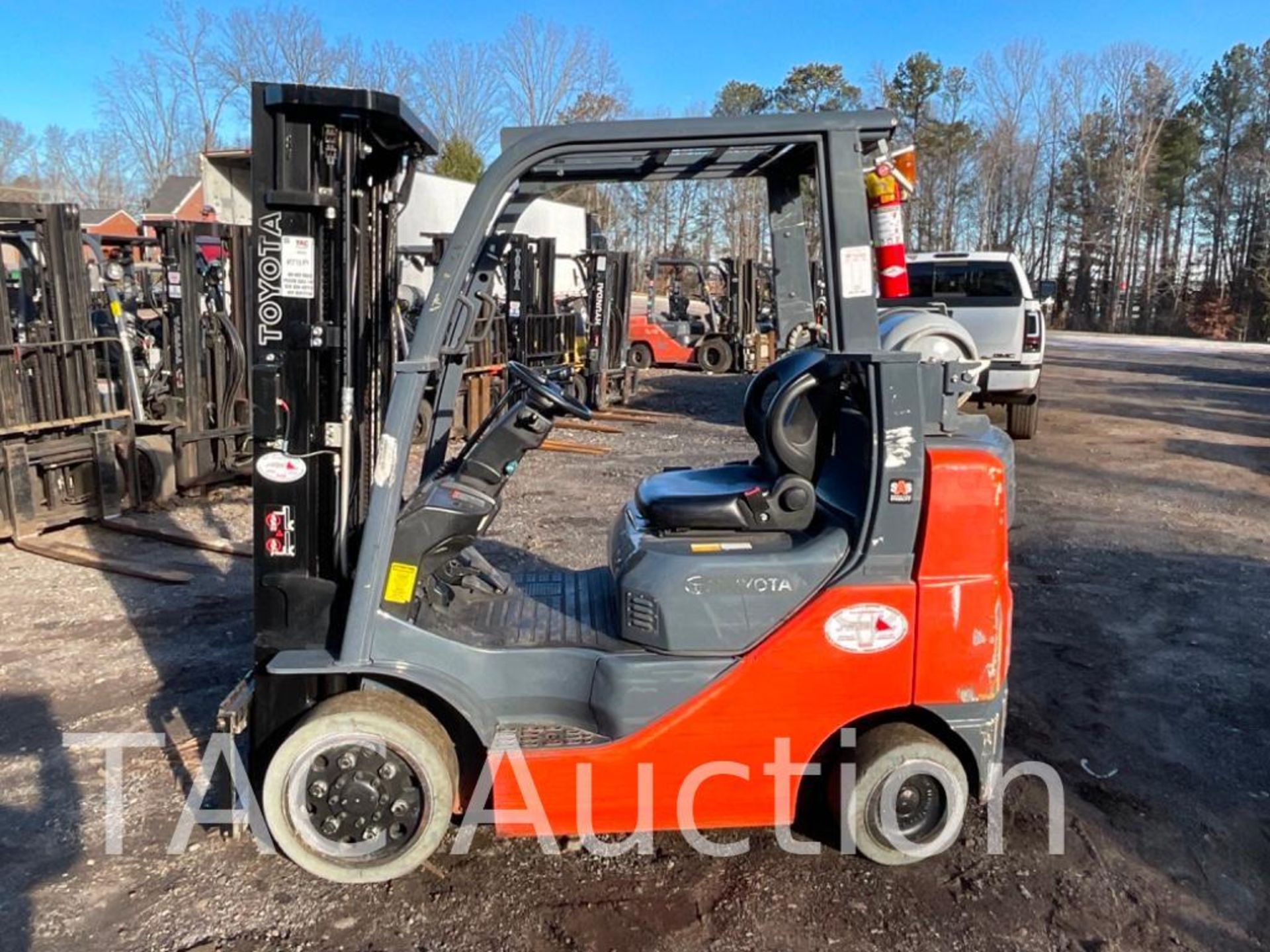 2013 Toyota 8FGCU25 5000lb Forklift - Image 2 of 28